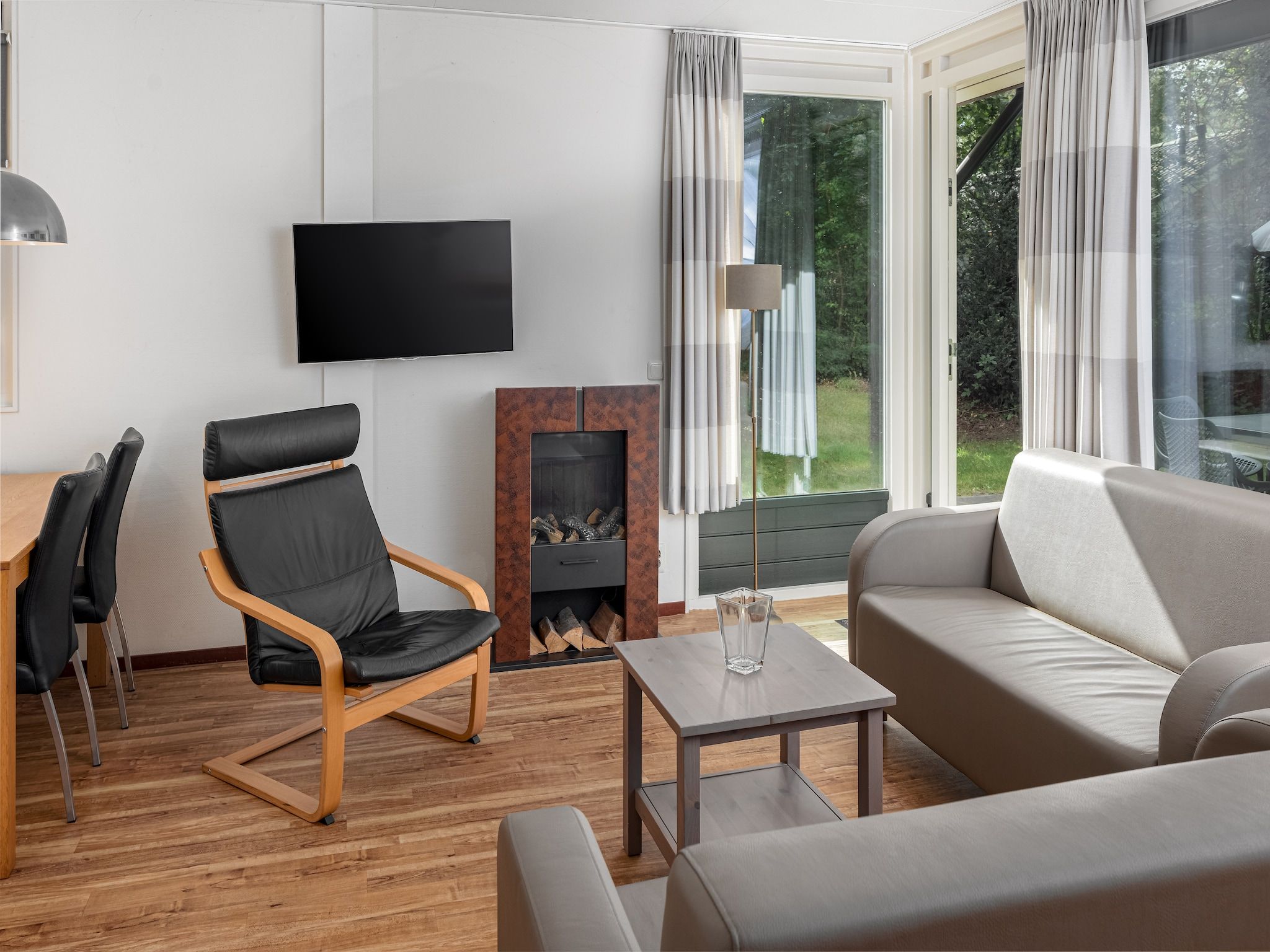 De woonkamer van Bospark Lunsbergen 7 in Borger