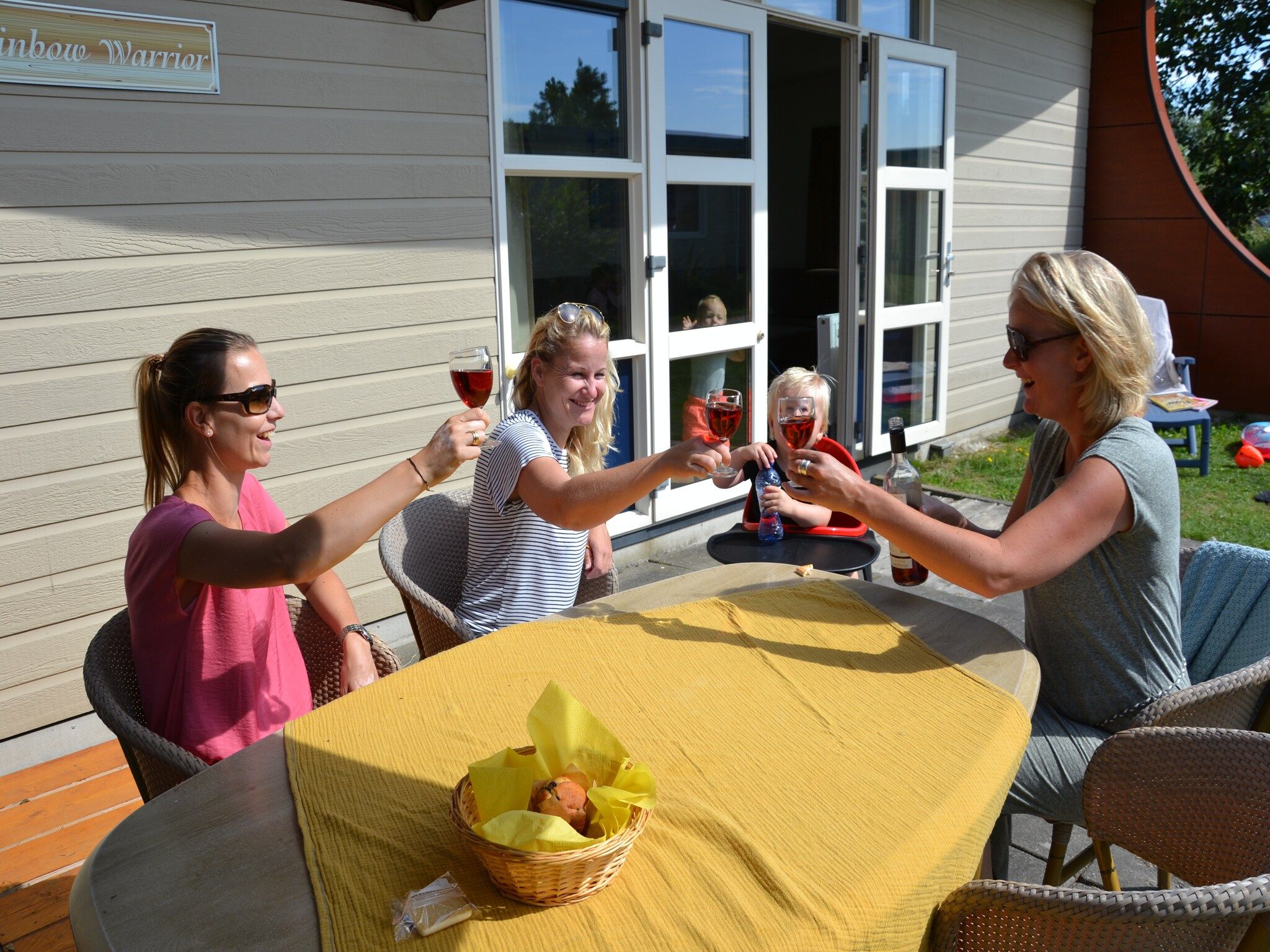 De tuin van Strandpark Vlugtenburg 5 in 's-Gravenzande