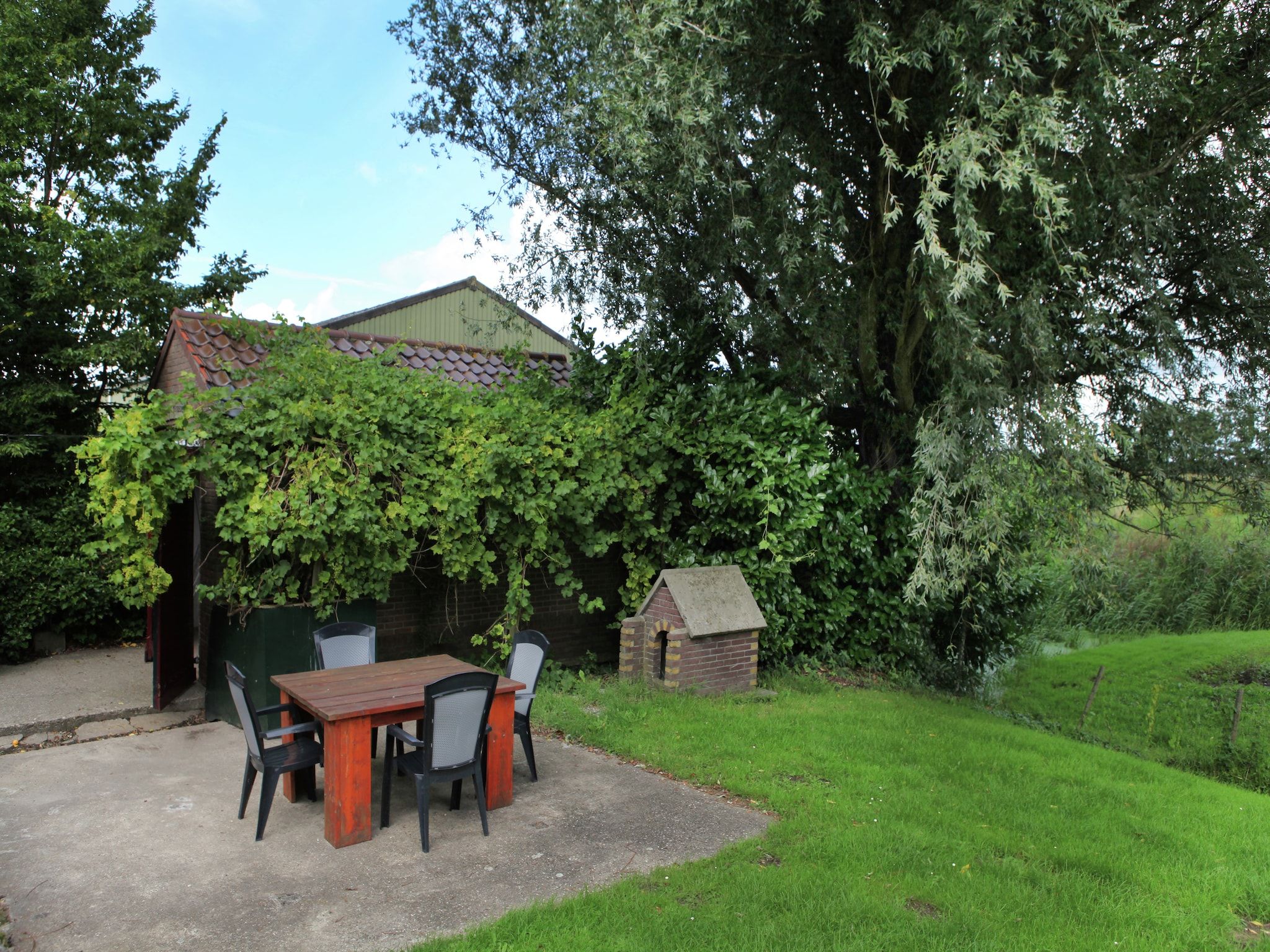 Het terras van Hoeve Hoogst Tevreden in Leerdam