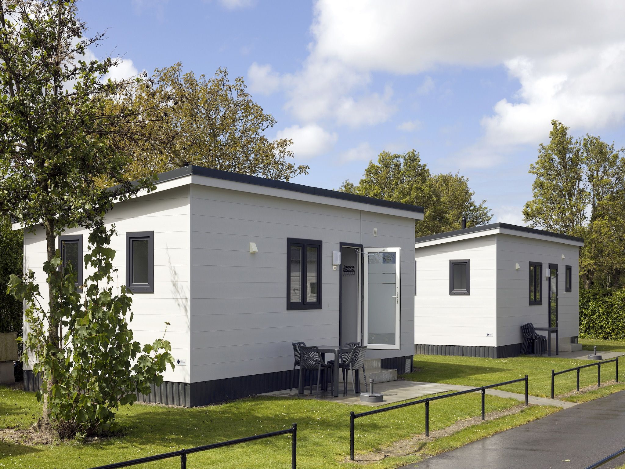 De buitenkant van Vakantiepark Beach Resort 2 in Kamperland