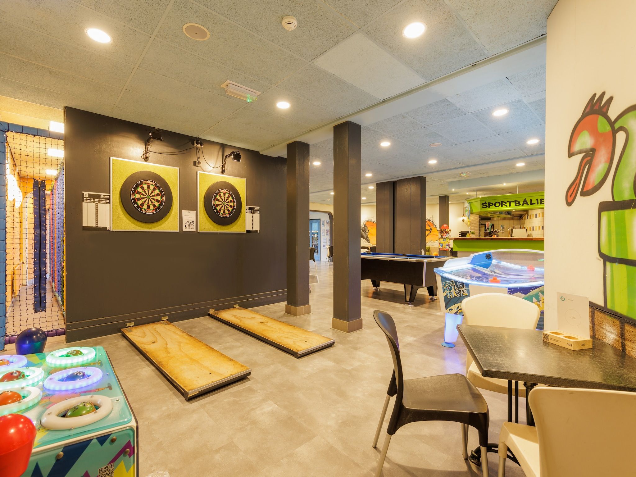 Parkfaciliteiten bij Vakantiepark Hunzedal 5 in Borger
