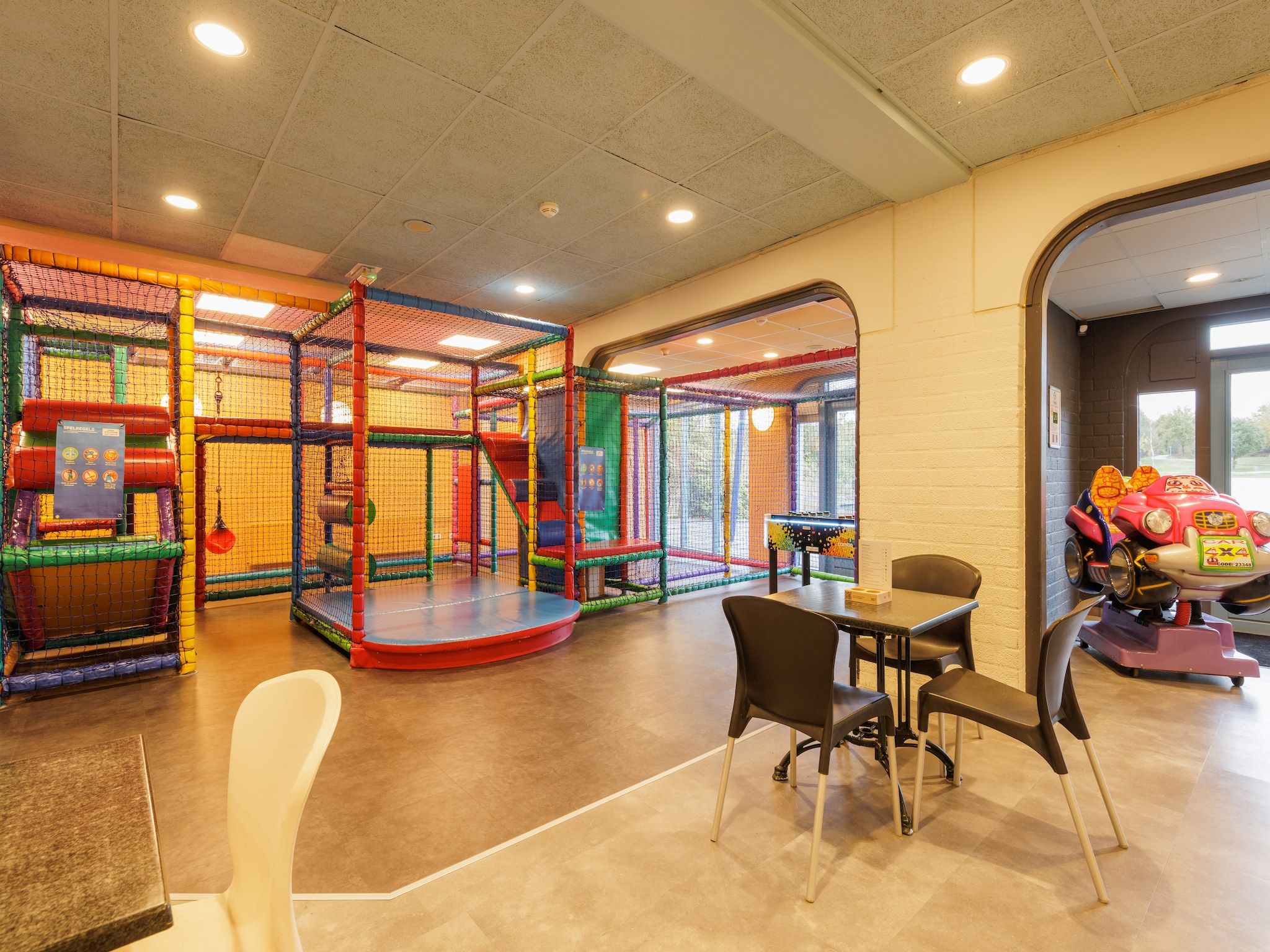 Parkfaciliteiten bij Vakantiepark Hunzedal 5 in Borger