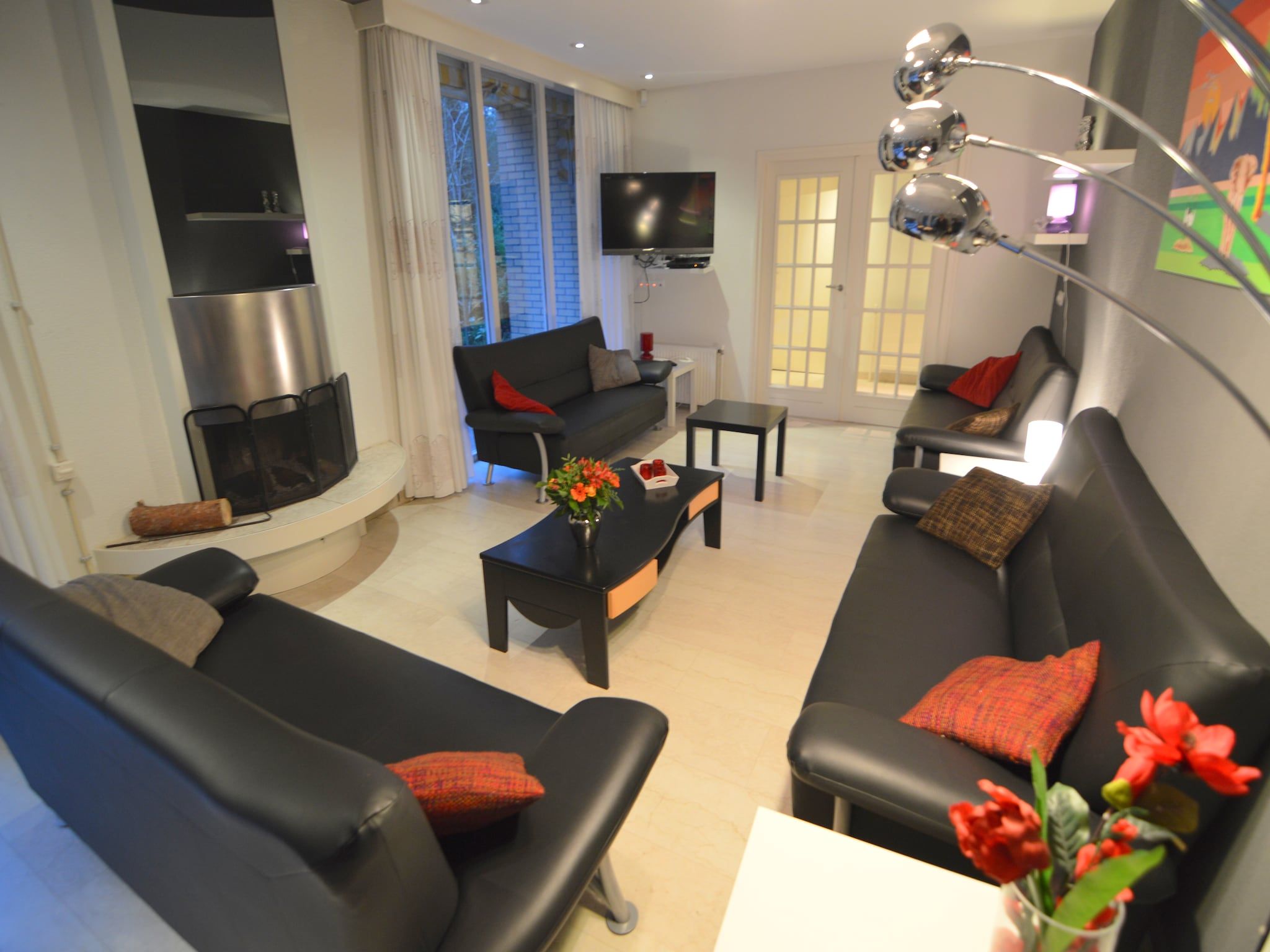 De woonkamer van De grove den in Doornspijk