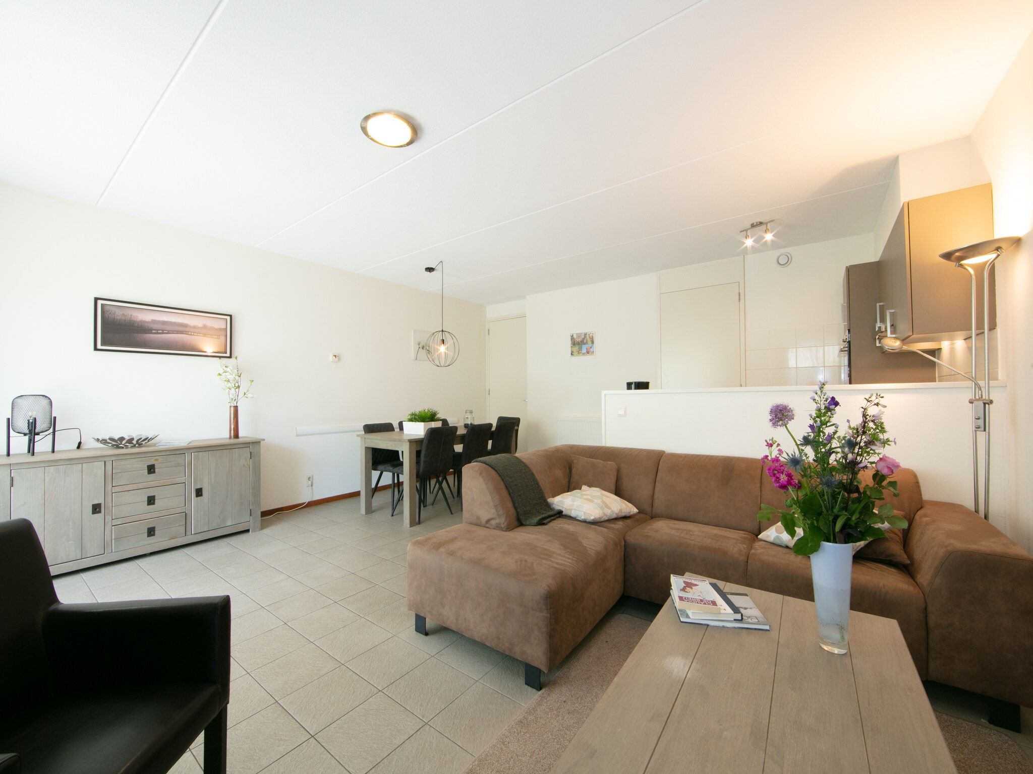 De woonkamer van Vakantiepark Horsetellerie 7 in Hardenberg (rheezerveen)