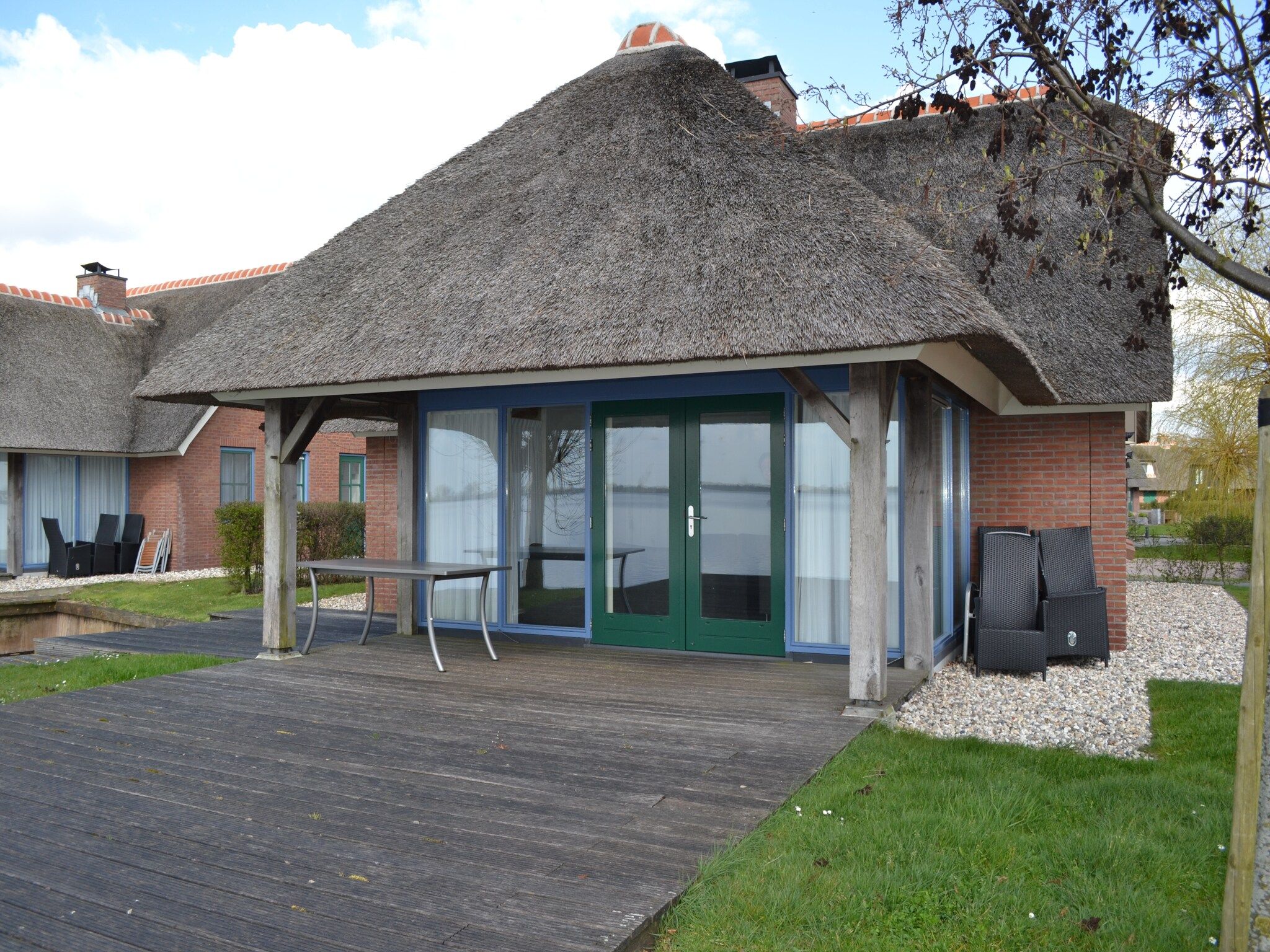 De buitenkant van Waterpark Belterwiede 3 in Wanneperveen