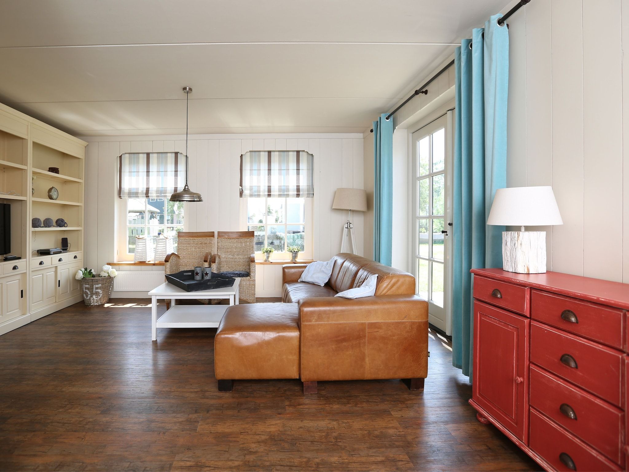 De woonkamer van Recreatiepark Wiringherlant  - Villa 4 in Hippolytushoef