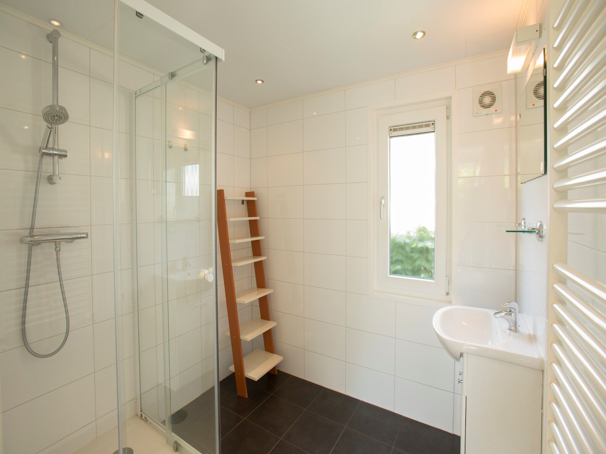 De badkamer van Recreatiepark Tolplas 2 in Hoge Hexel