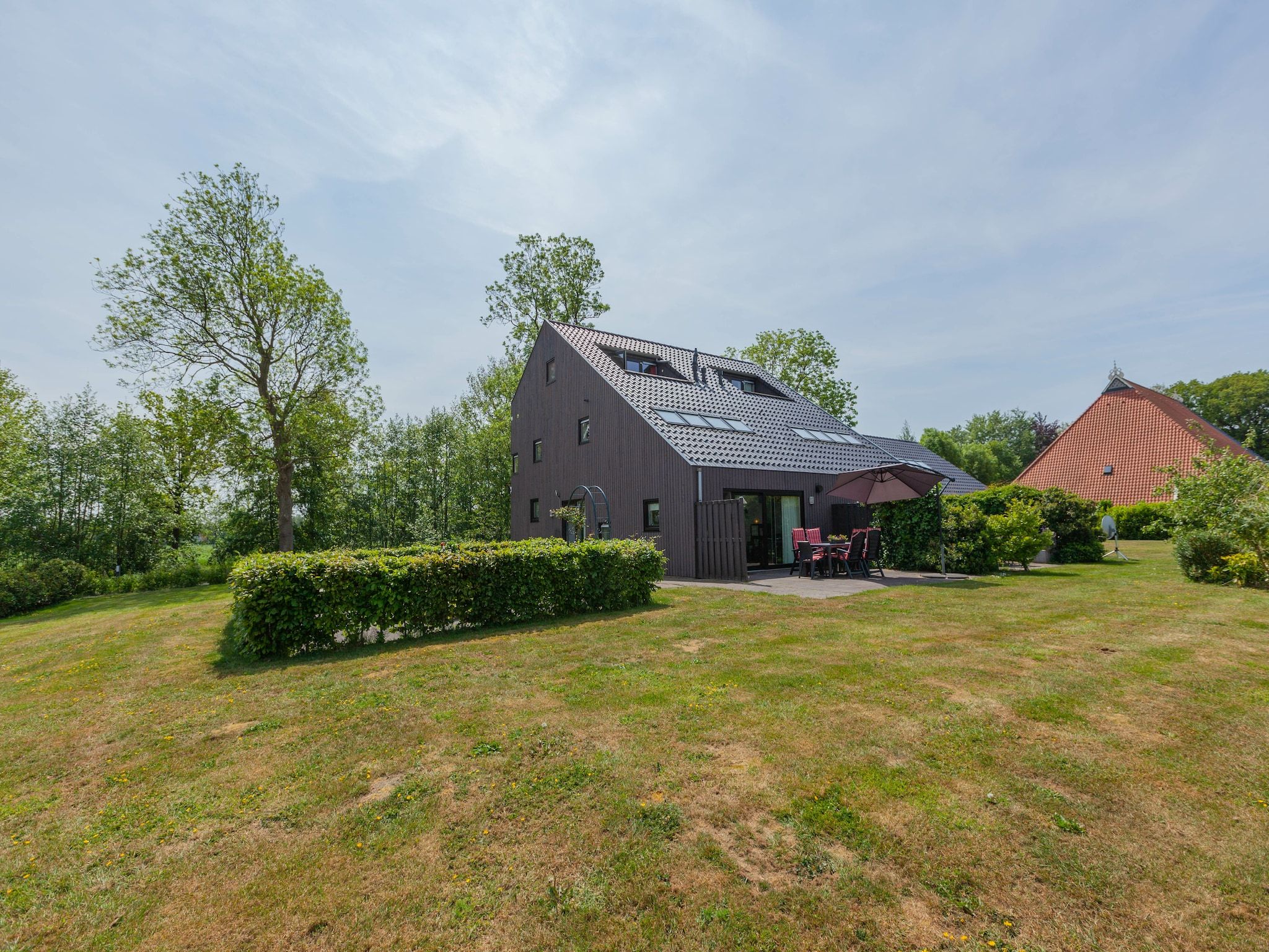 De buitenkant van Lyts Sypenstien in Langweer
