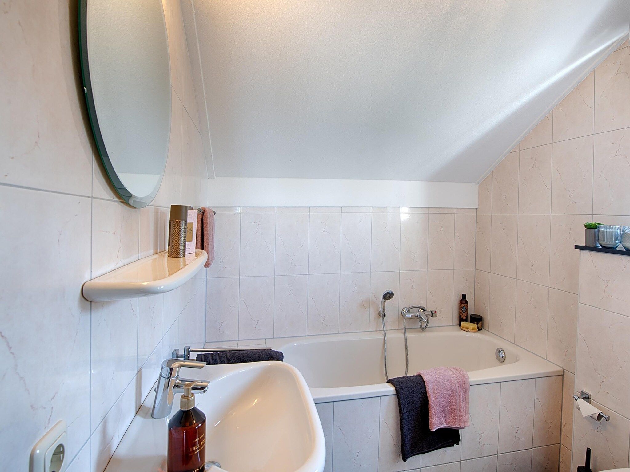 De badkamer van Waterwoning 2-6 persoons in Heel