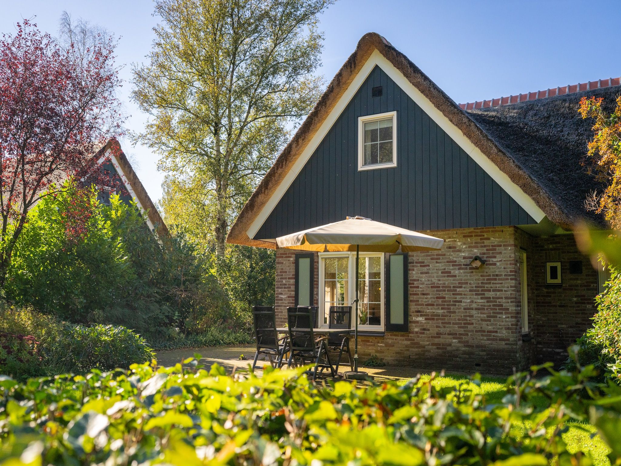 De buitenkant van Villapark De Weerribben 2 in Paasloo