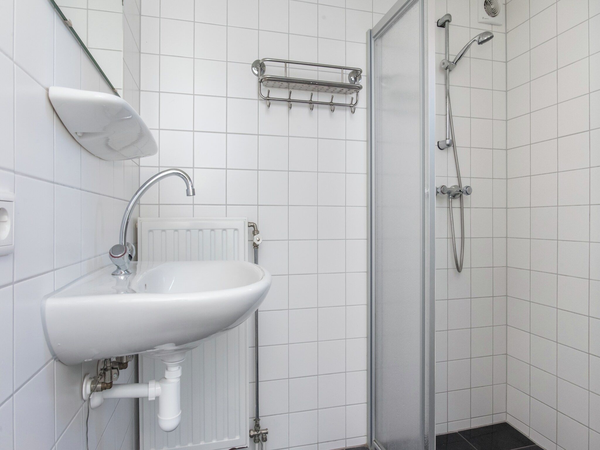 De badkamer van Recreatiepark de Stelhoeve 1 in Wemeldinge