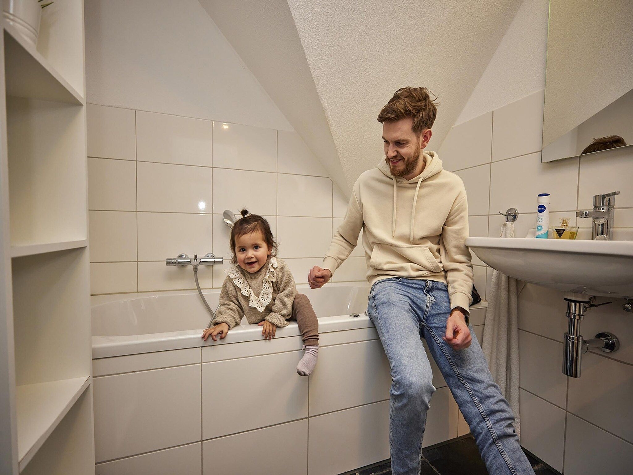 De badkamer van Buitenhof De Leistert 3 in Roggel