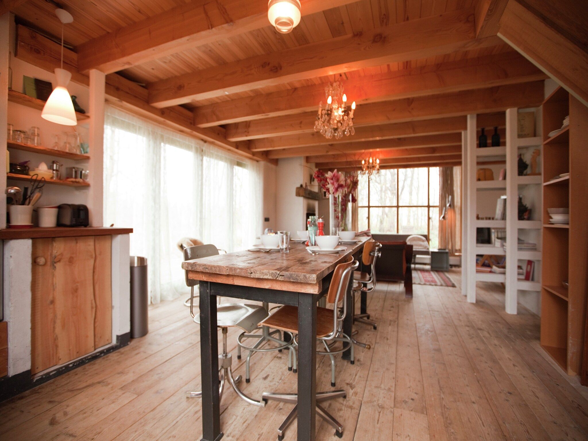 De eetkamer van De Schone Leij in Bergen
