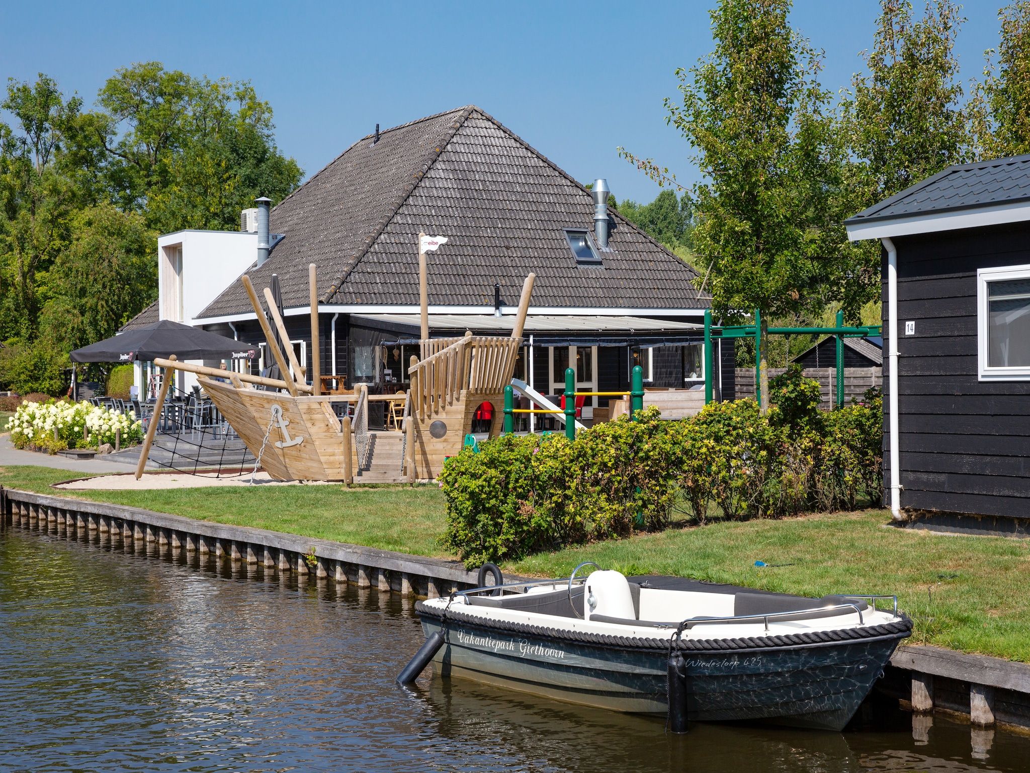 Parkfaciliteiten bij Vakantiepark Giethoorn 4 in Giethoorn