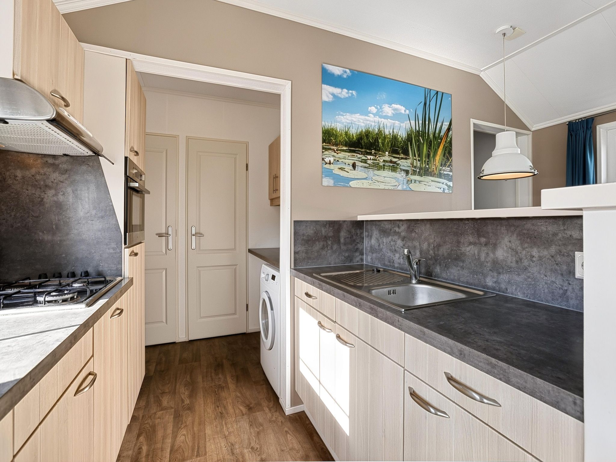 De keuken van Vakantiepark Giethoorn 4 in Giethoorn