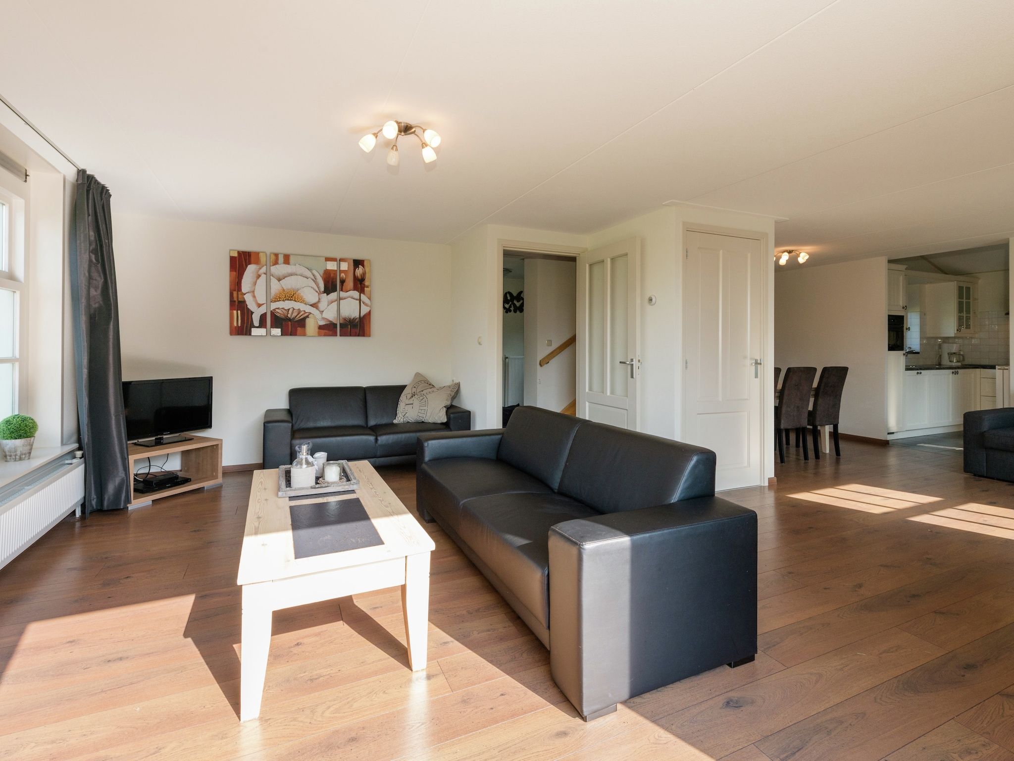 De woonkamer van De Grutto in Hippolytushoef
