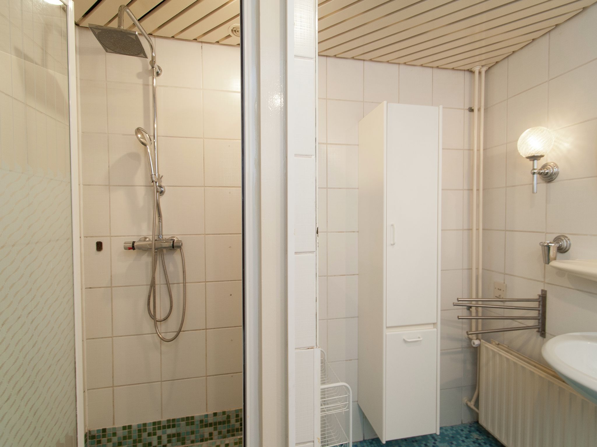 De badkamer van Anna's Place in Schoorl