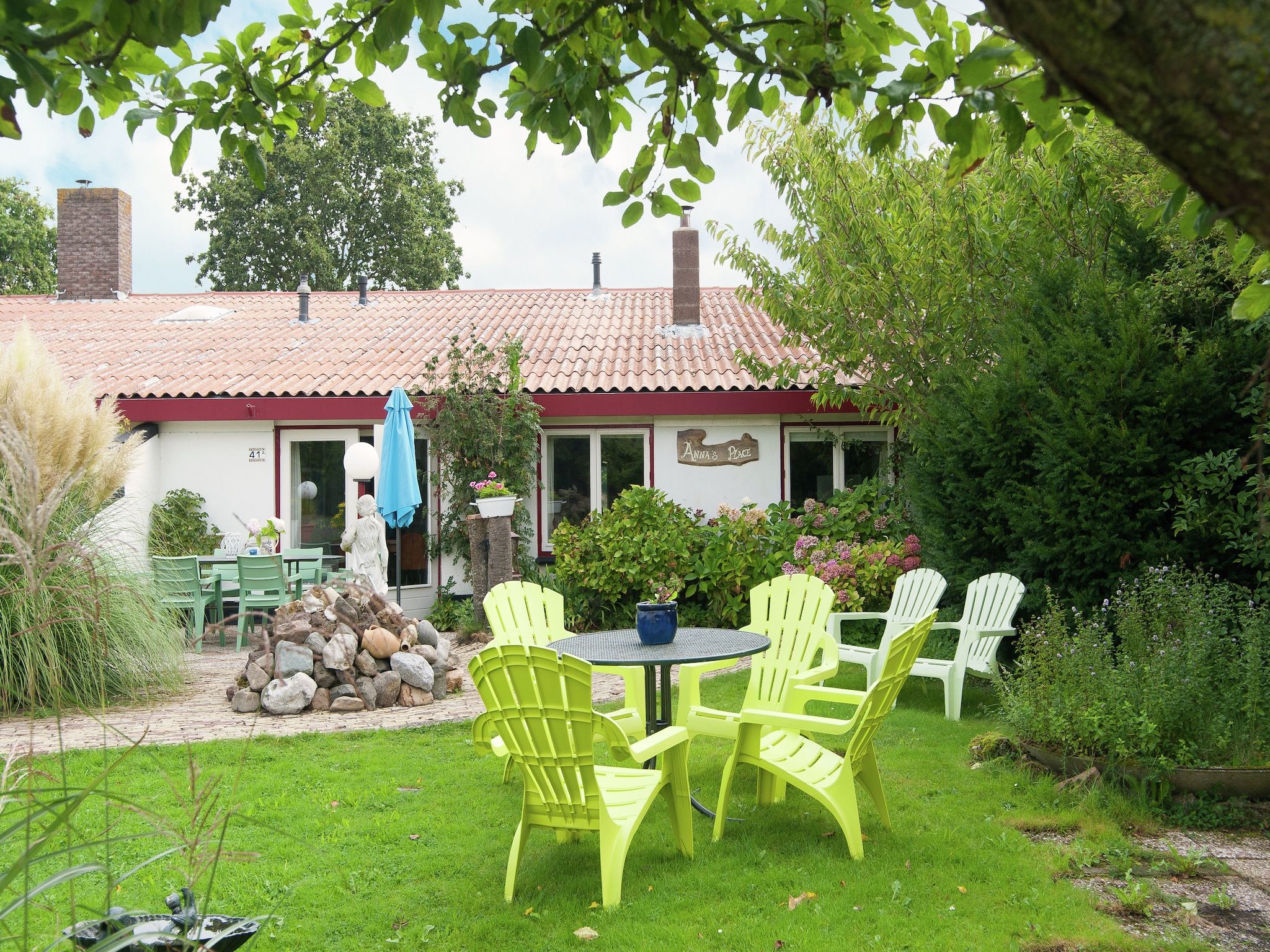 De buitenkant van Anna's Place in Schoorl