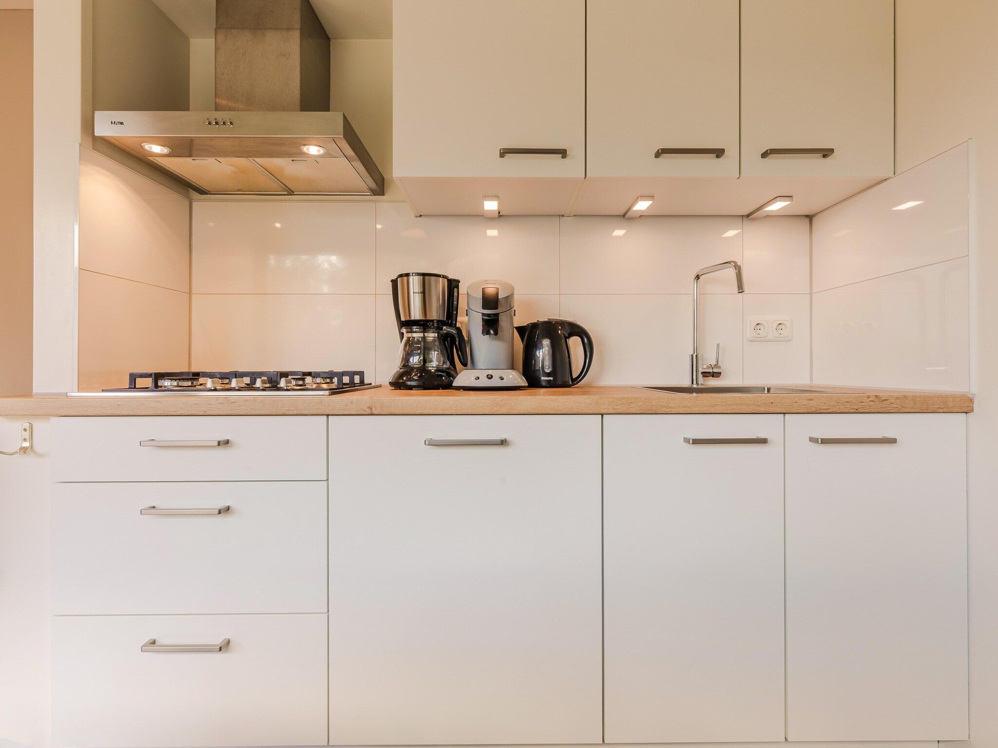 De keuken van Bungalowpark Schin op Geul 3 in Walem