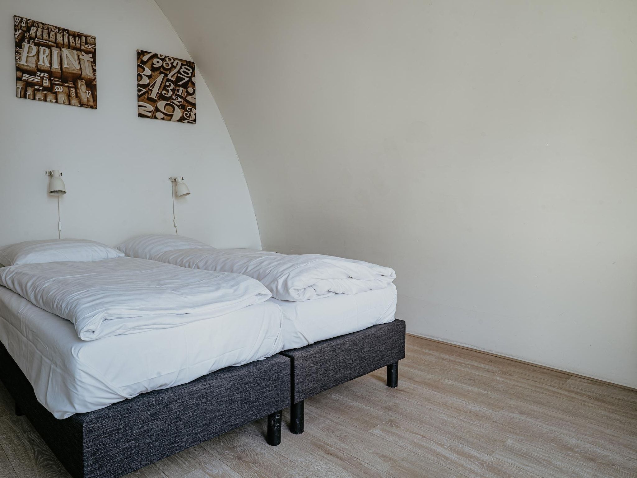 Een slaapkamer van De ZeeParel Sea Life in Egmond aan zee