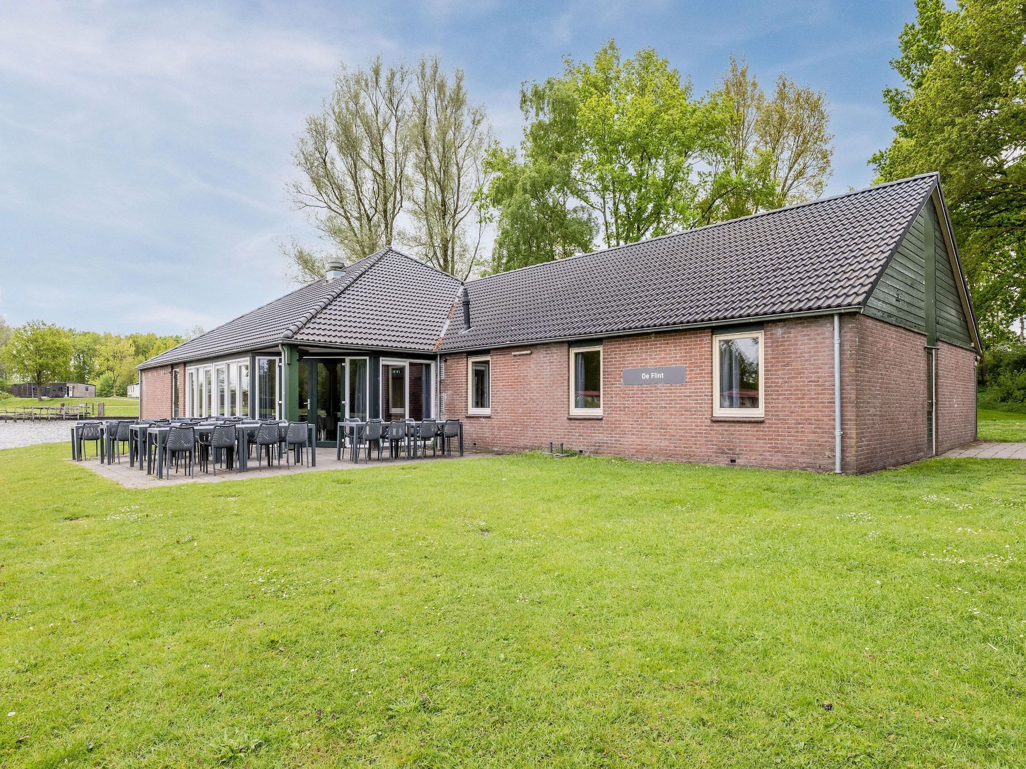 De buitenkant van Hunzepark 9 in Gasselternijveen