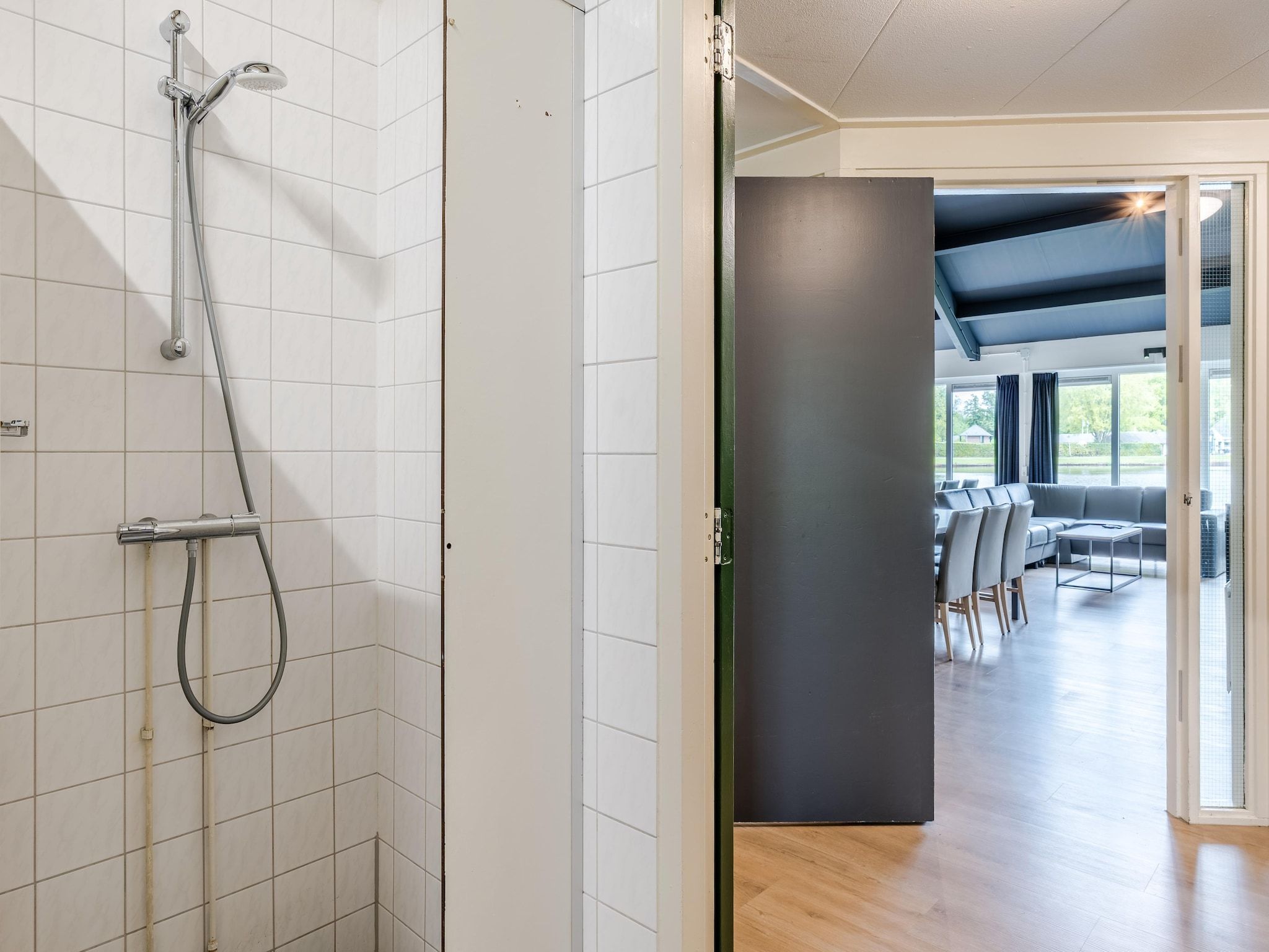 De badkamer van Hunzepark 9 in Gasselternijveen