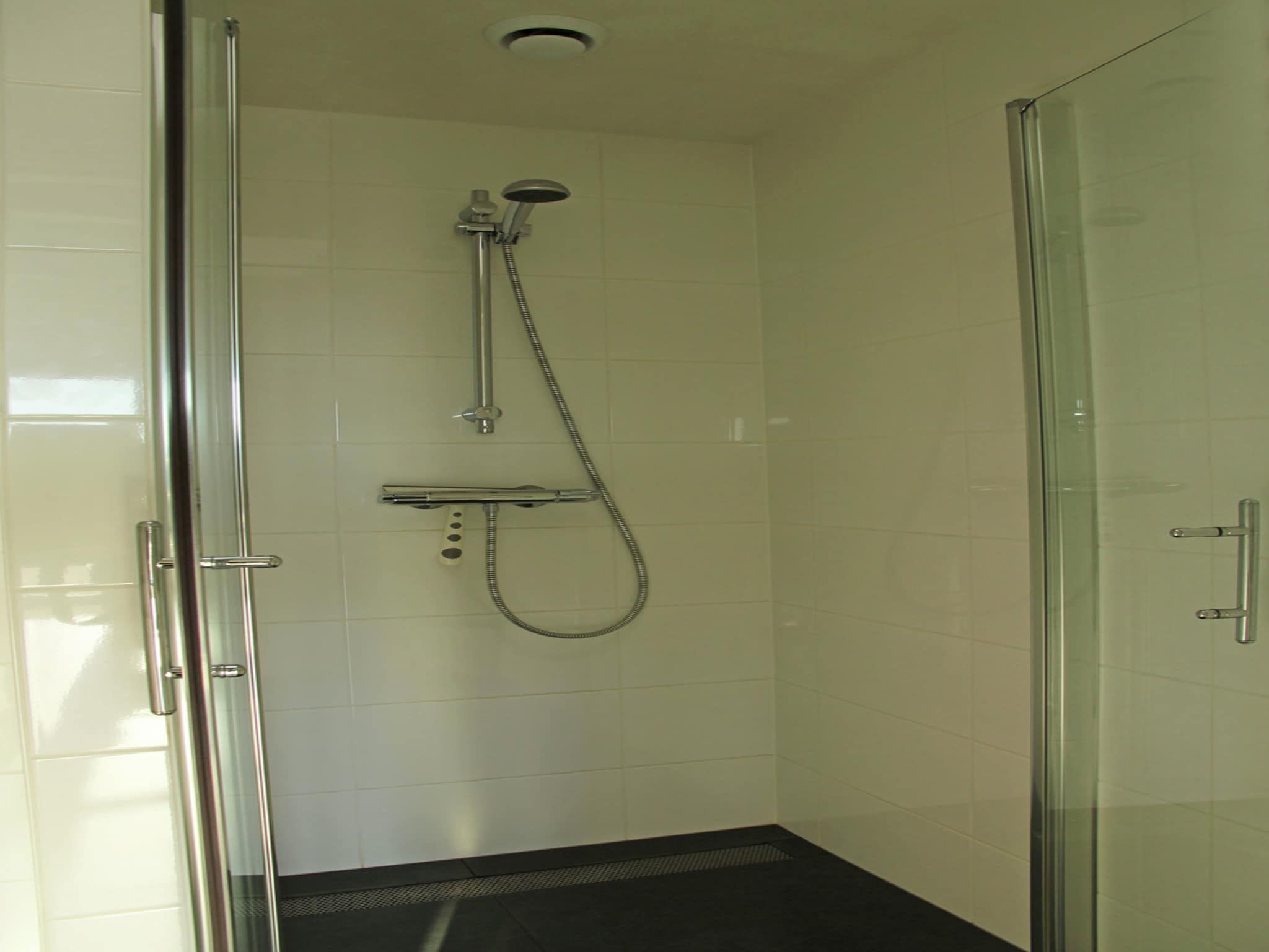 De badkamer van Egmonds Duintje in Egmond aan zee