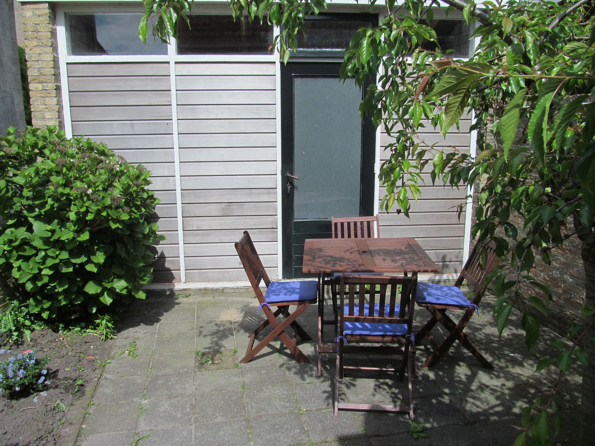 Het terras van Klavertje vier in Harlingen