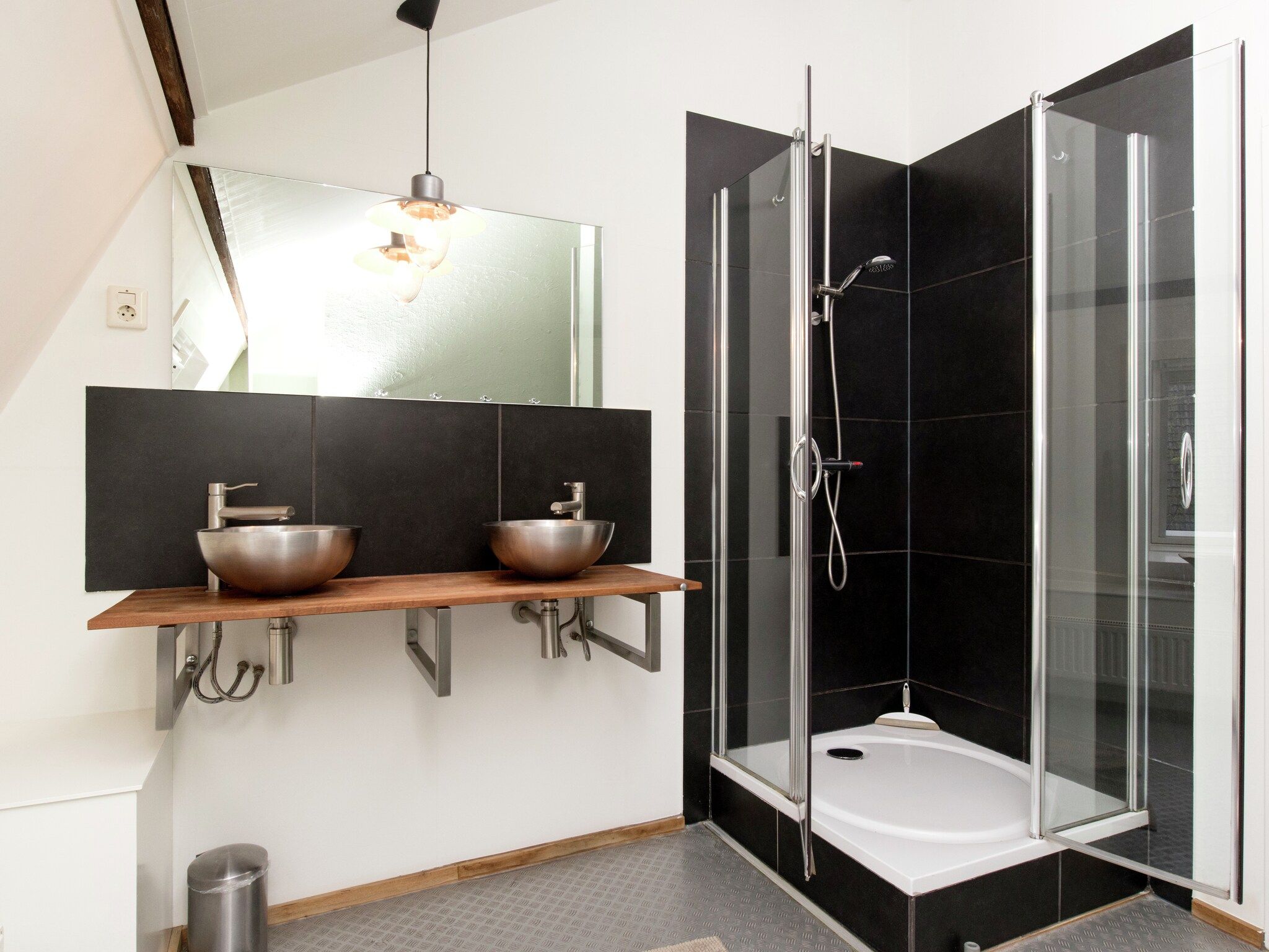 De badkamer van Dorpswoning Op Niveau in Leende