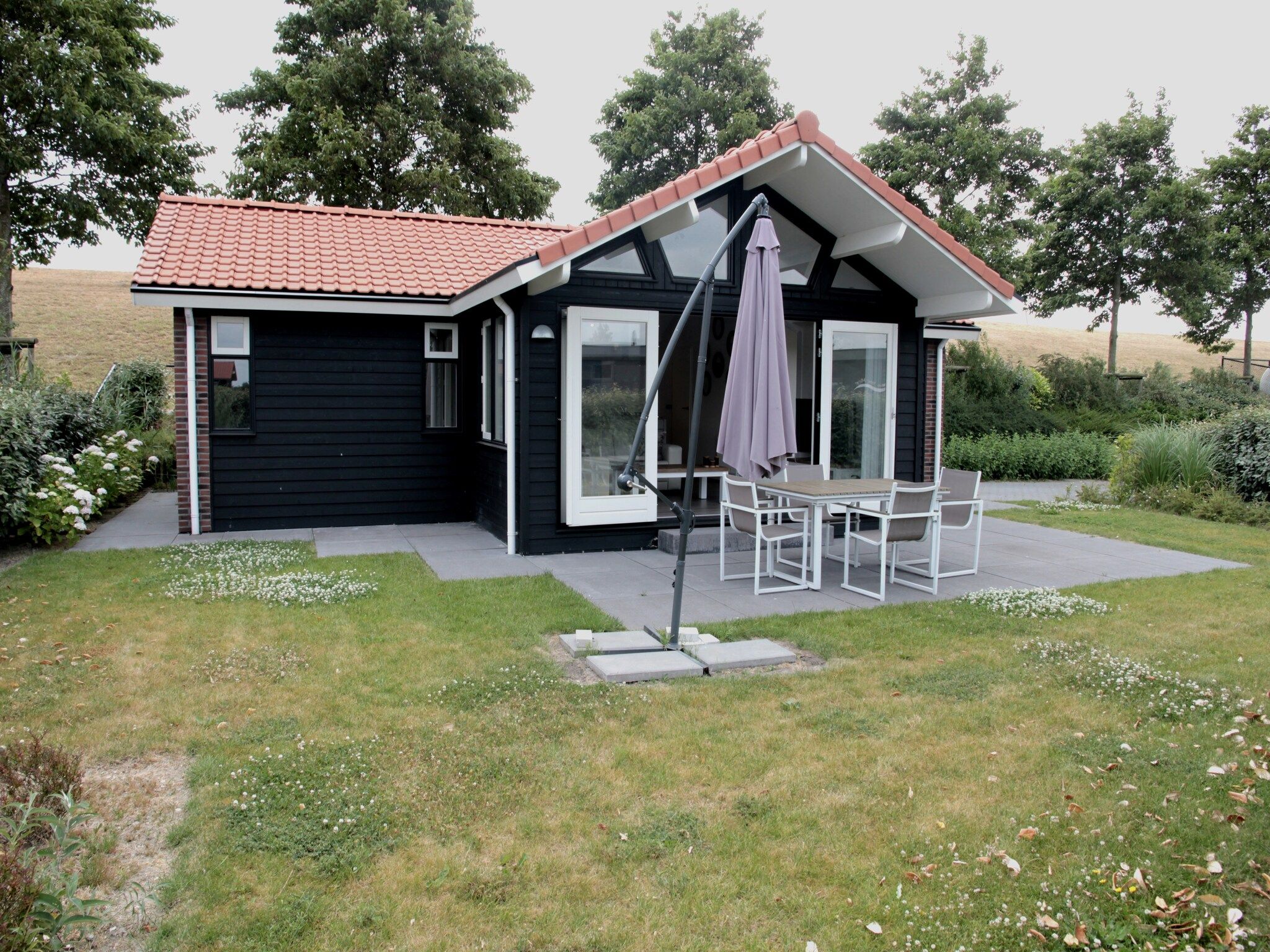 De tuin van Sunny Oosterschelde in Kattendijke