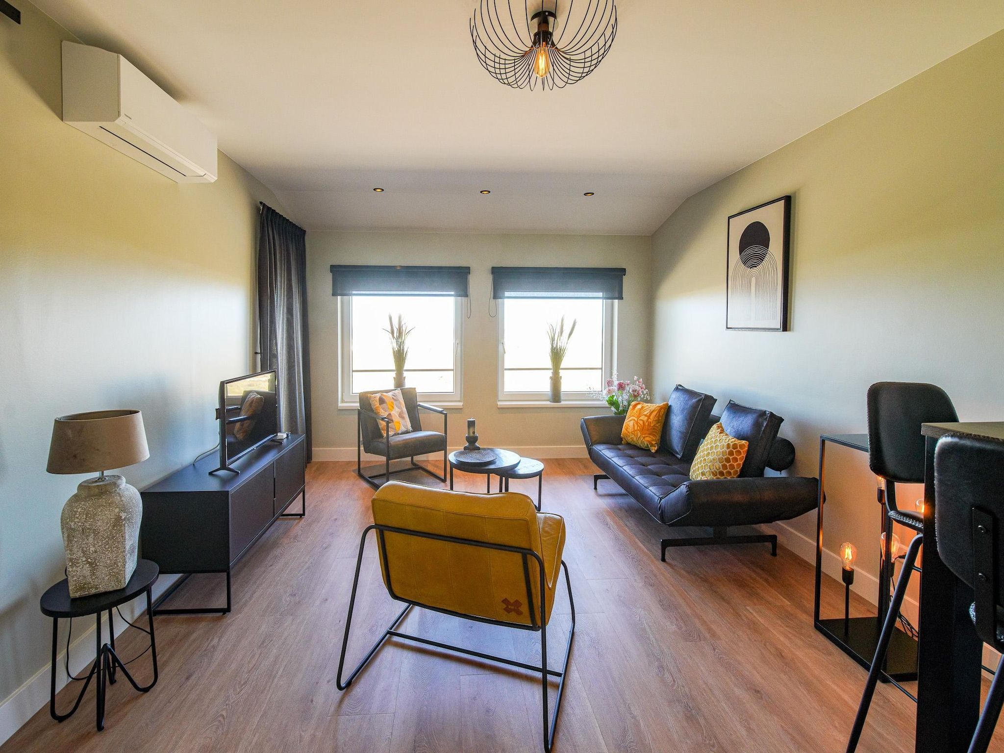 De woonkamer van Ziezee in Katwijk