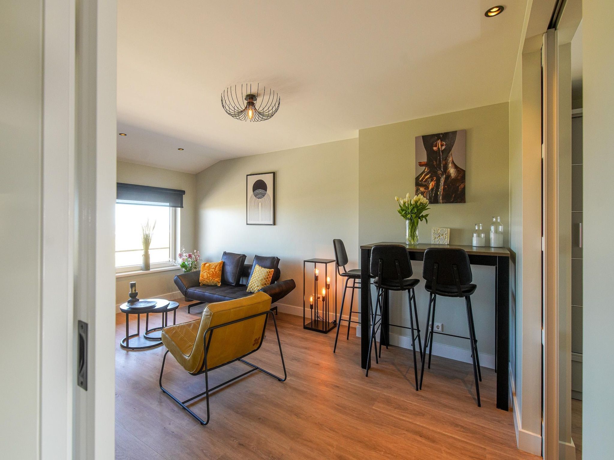 De woonkamer van Ziezee in Katwijk