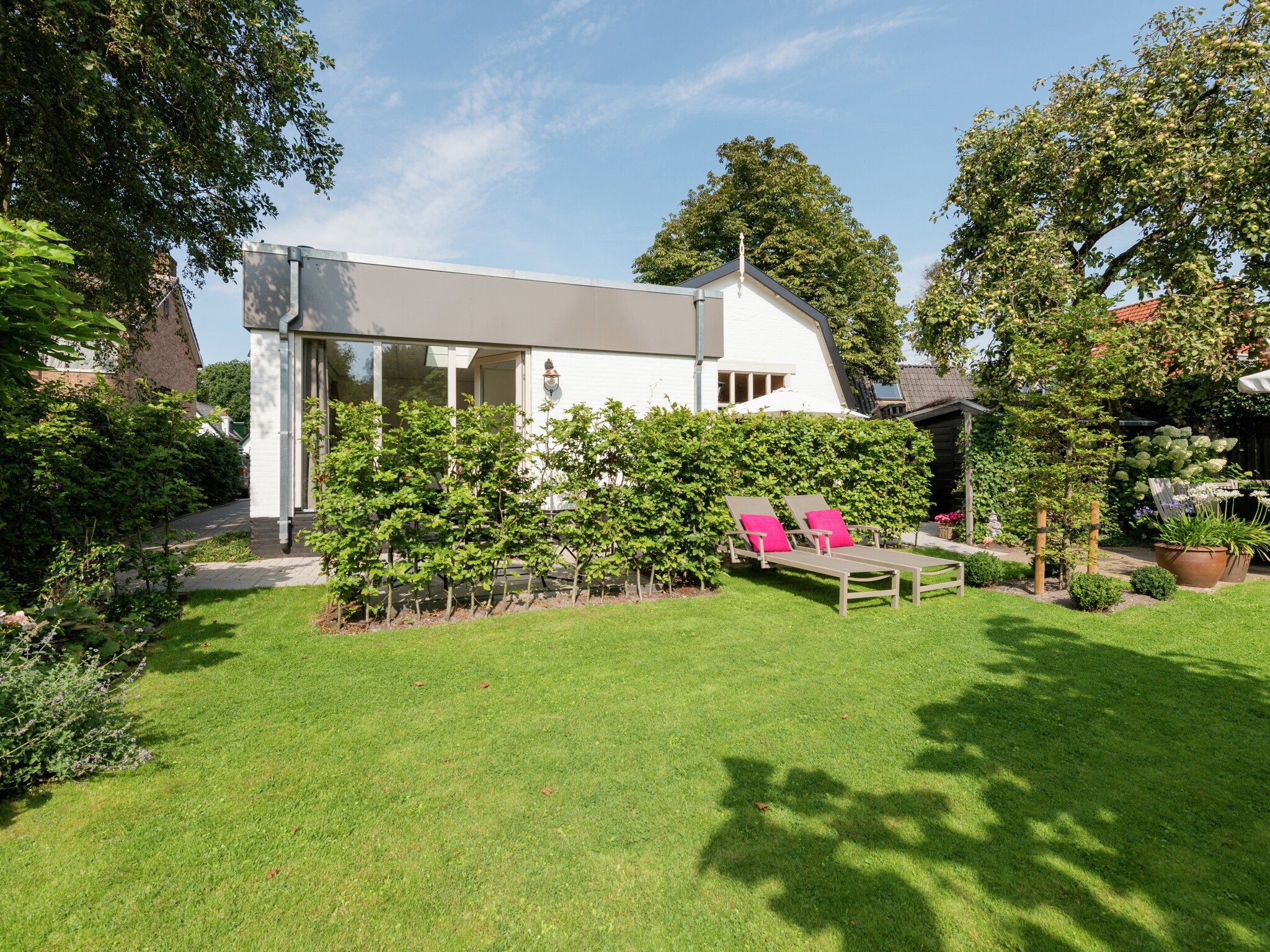 De tuin van Hof van Craeck III in Bergen