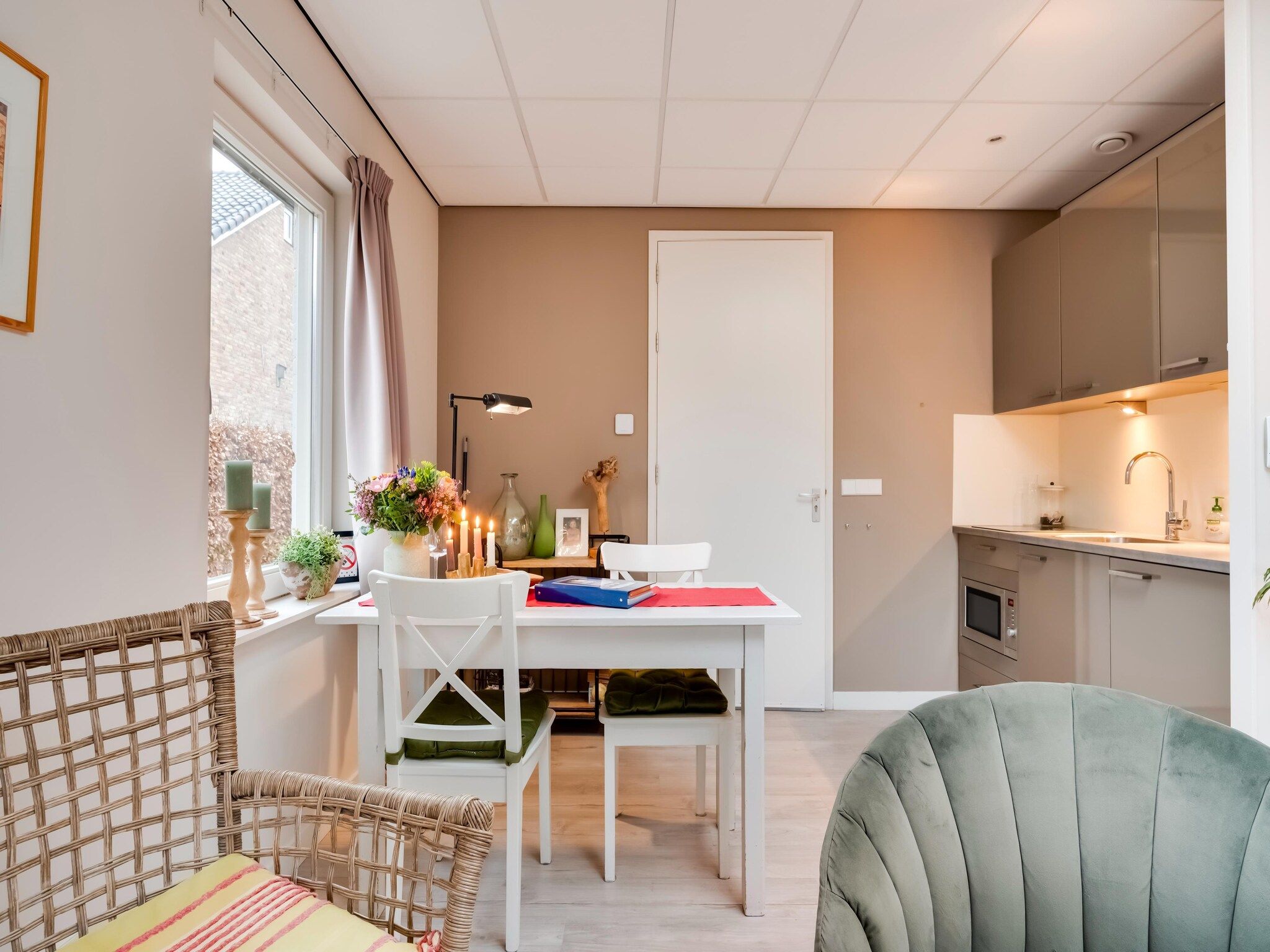 De eetkamer van Hof van Craeck III in Bergen