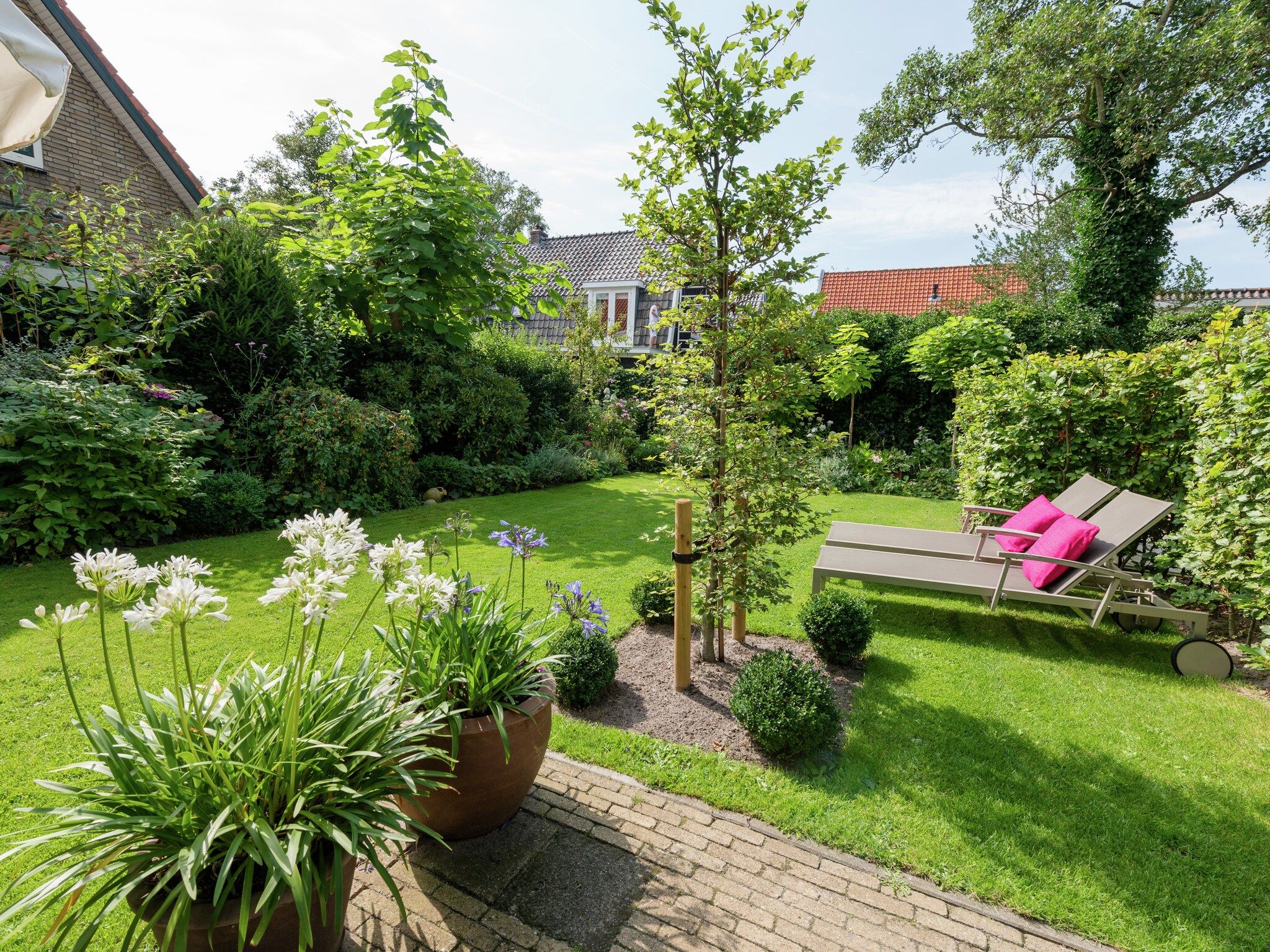 De tuin van Hof van Craeck I in Bergen