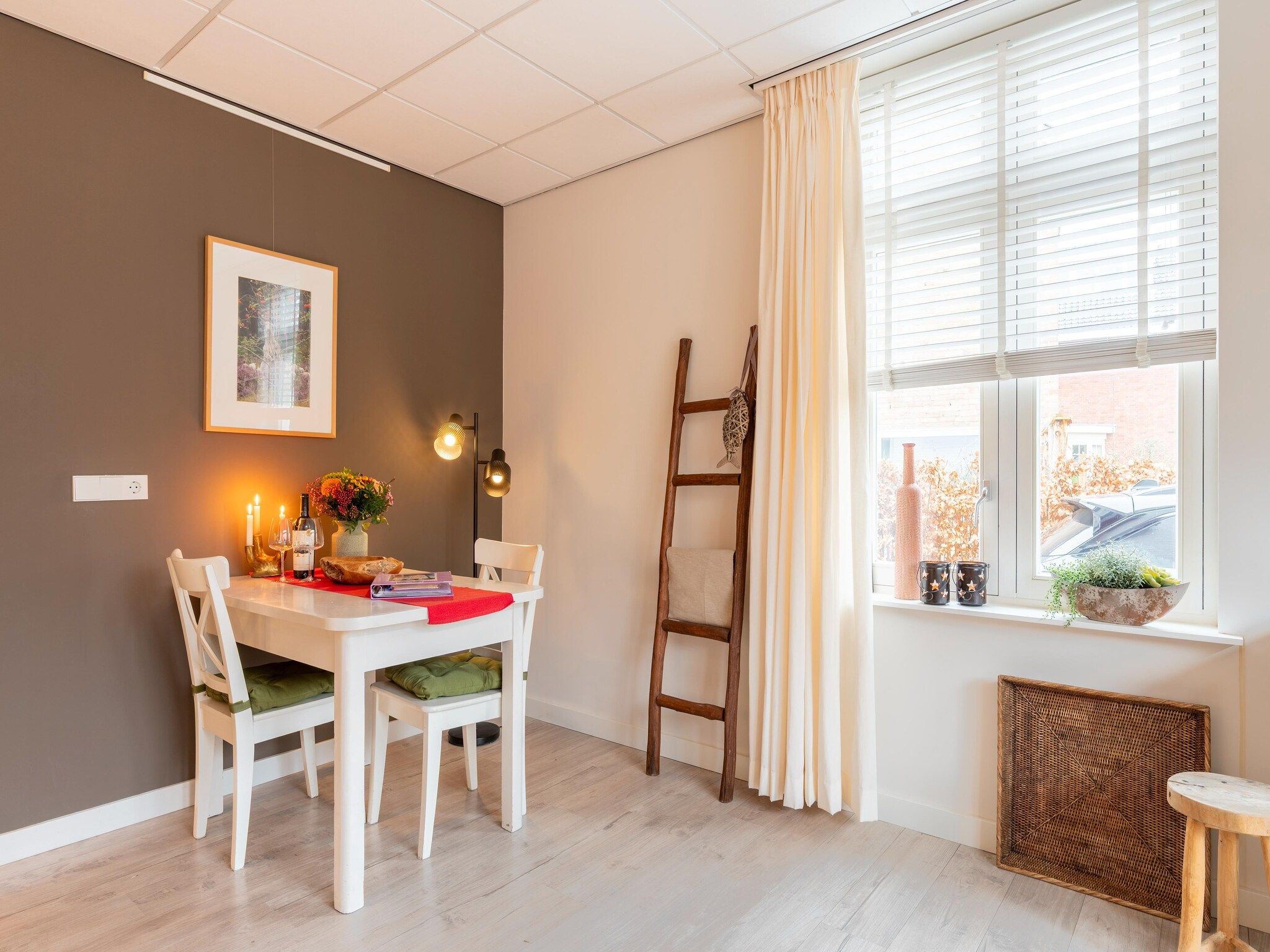 De eetkamer van Hof van Craeck I in Bergen