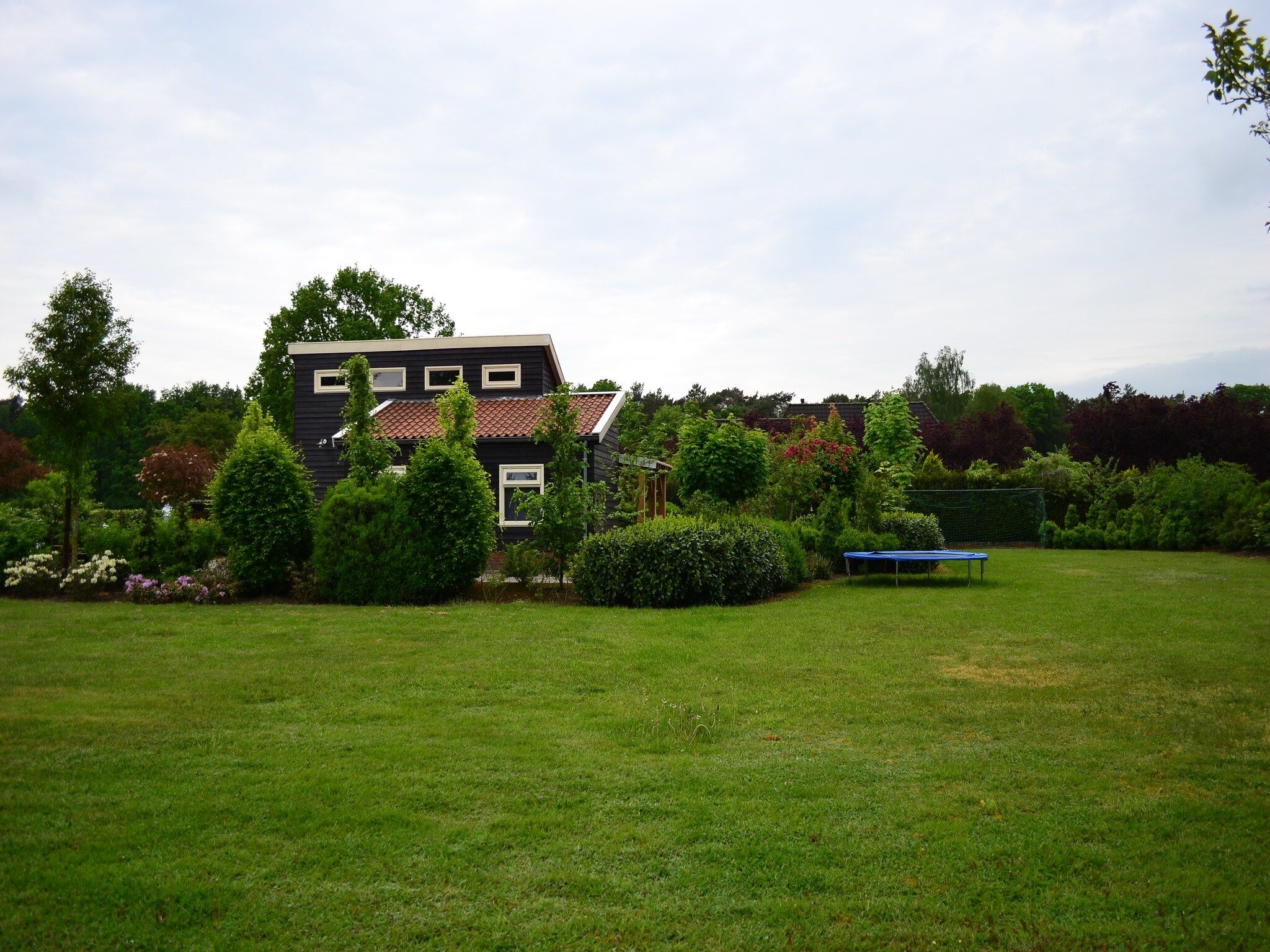 De buitenkant van de Veluwse Vrijheid in Eerbeek