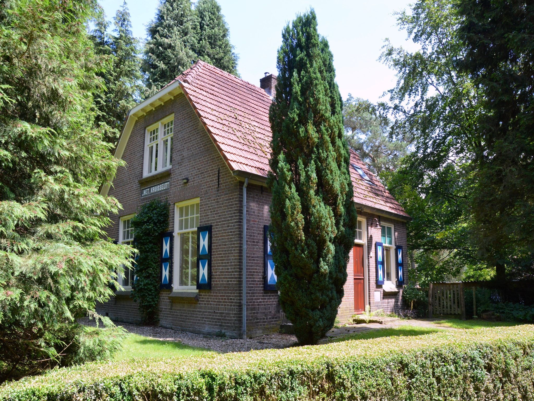 De buitenkant van Het Kruisselt in Zelhem
