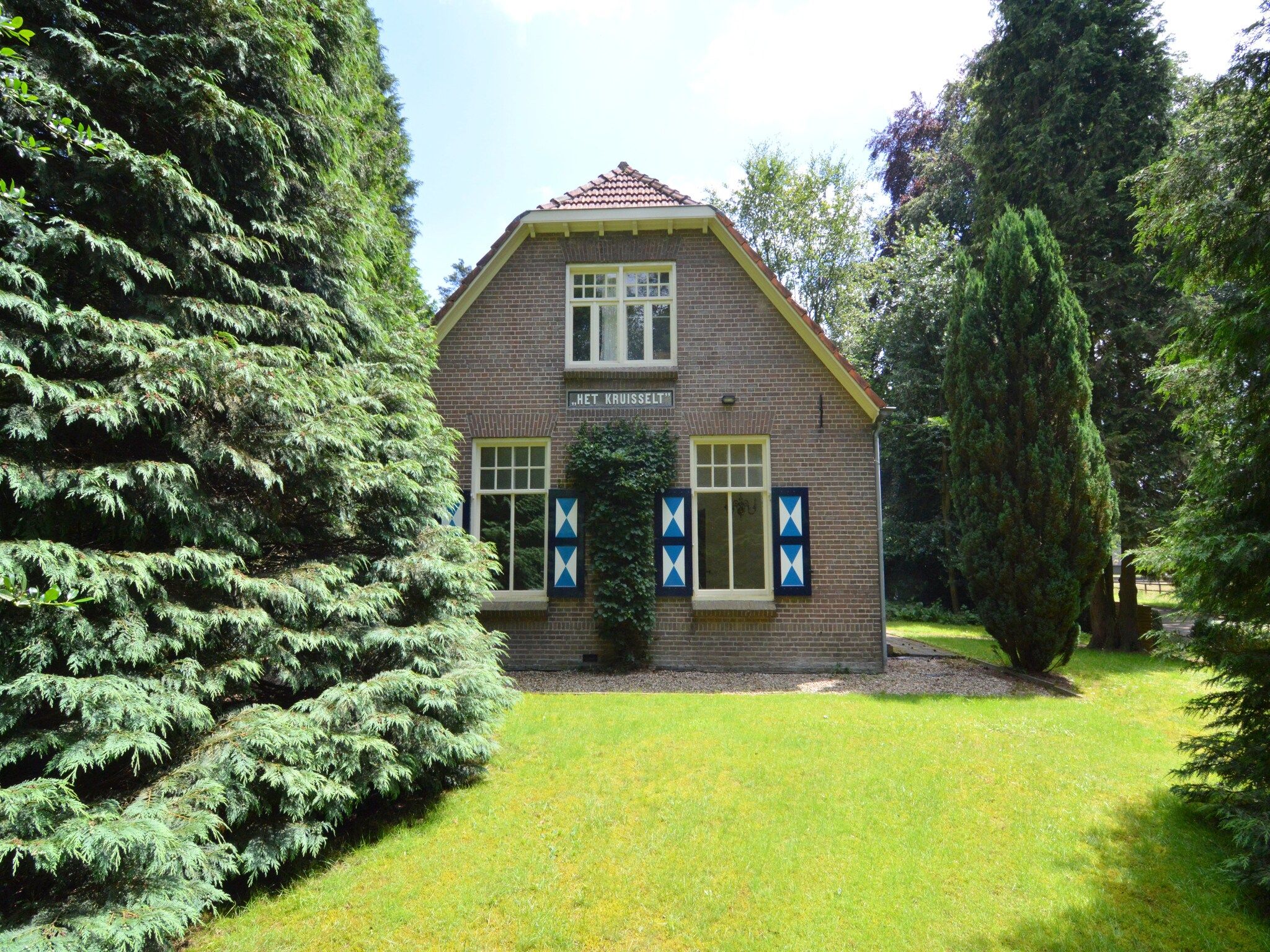De buitenkant van Het Kruisselt in Zelhem