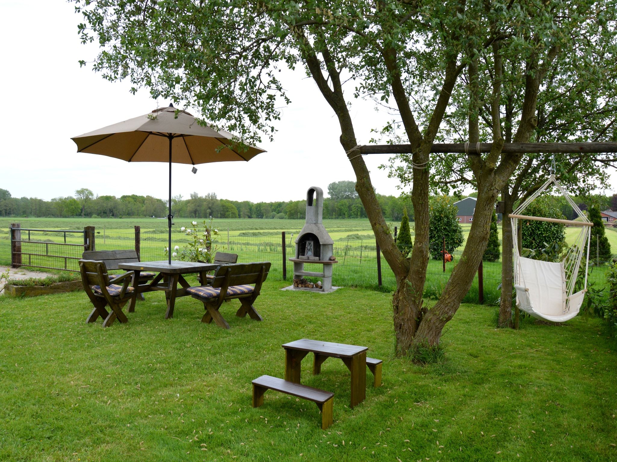 Het terras van 't Kokhuus in Holten