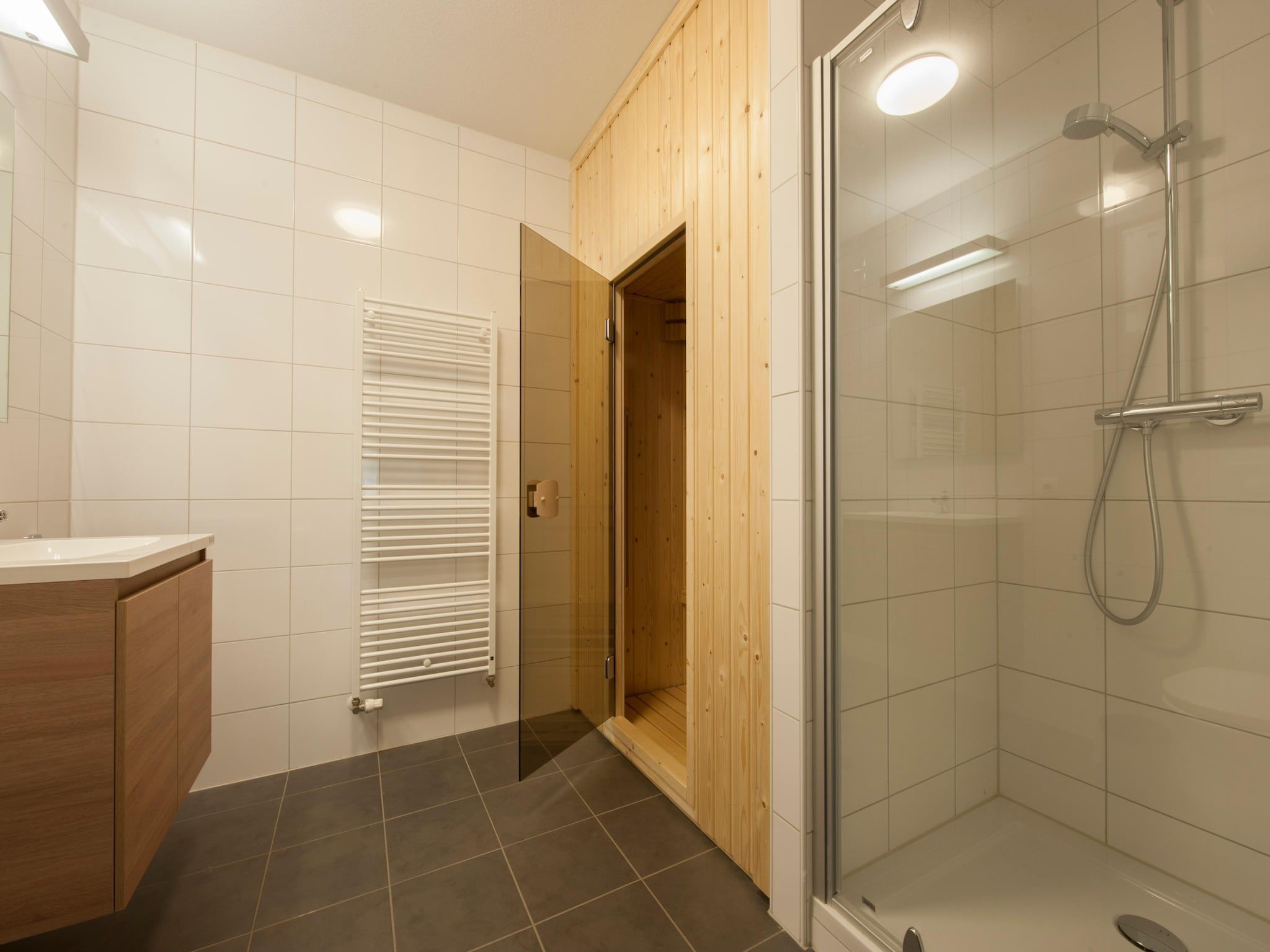 De badkamer van Résidence Wijngaerde 8 in Domburg