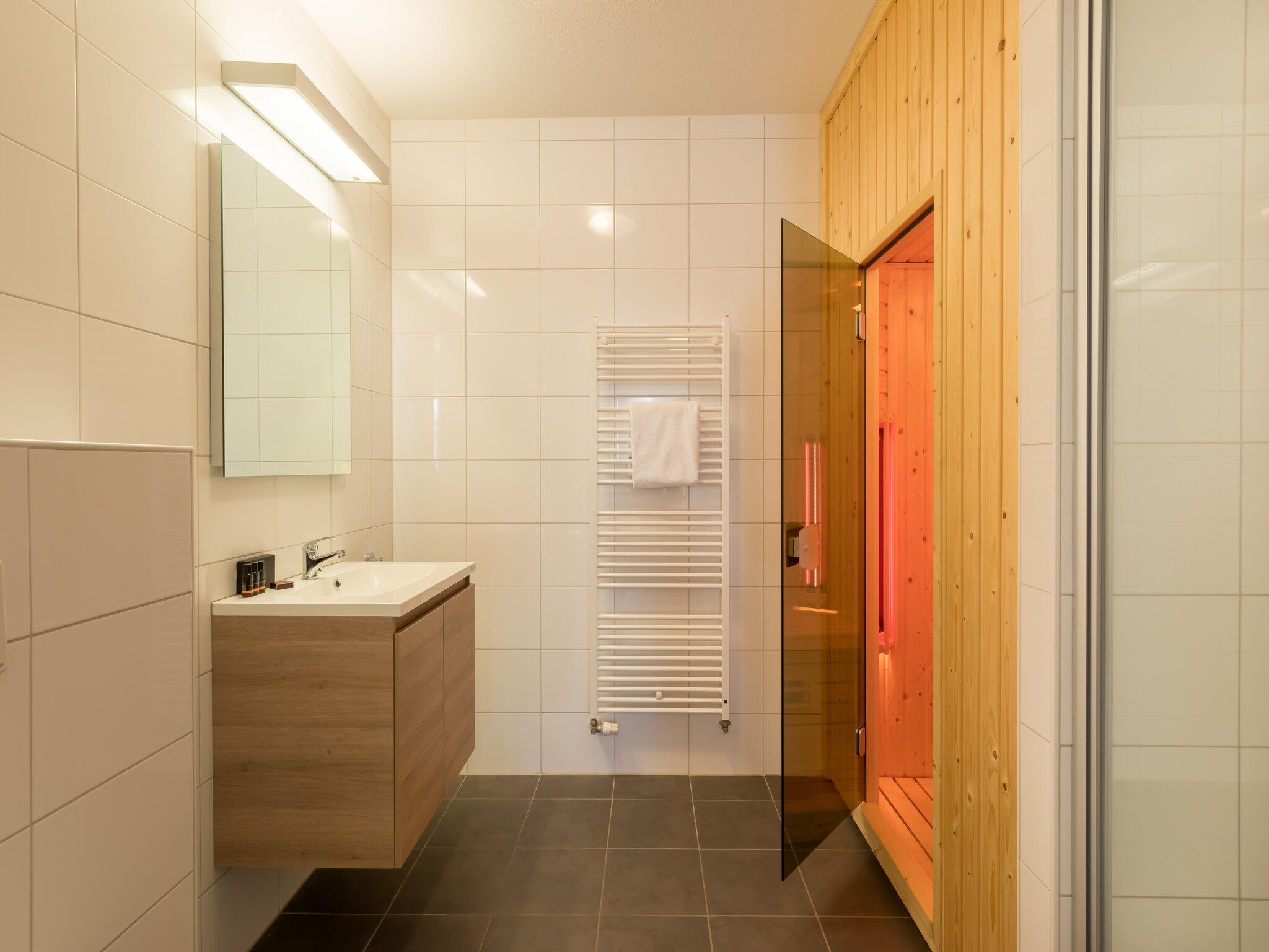 De badkamer van Résidence Wijngaerde 9 in Domburg