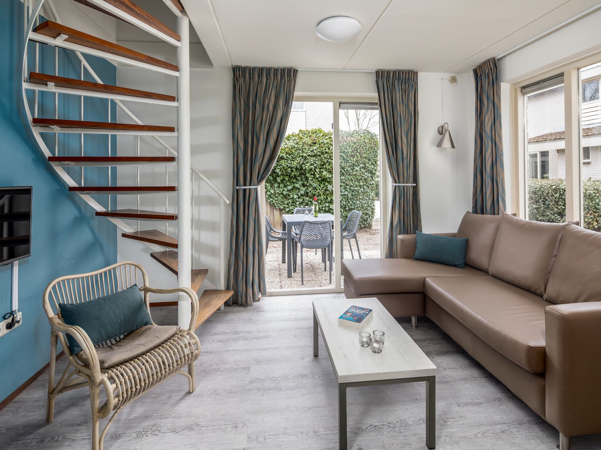 De woonkamer van Roompot Beach Resort 5 in Kamperland