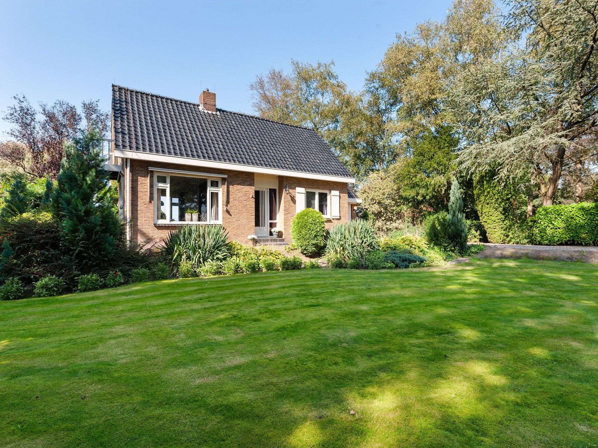 De tuin van De Drentsche Patrijs in Mantinge