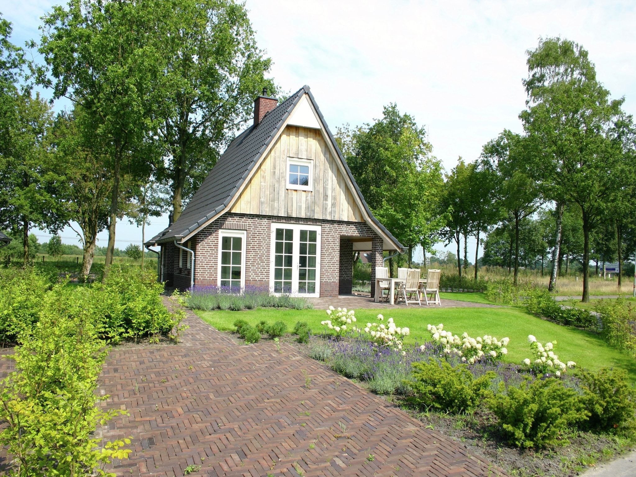 Het terras van Hof van Salland 2 in Hellendoorn