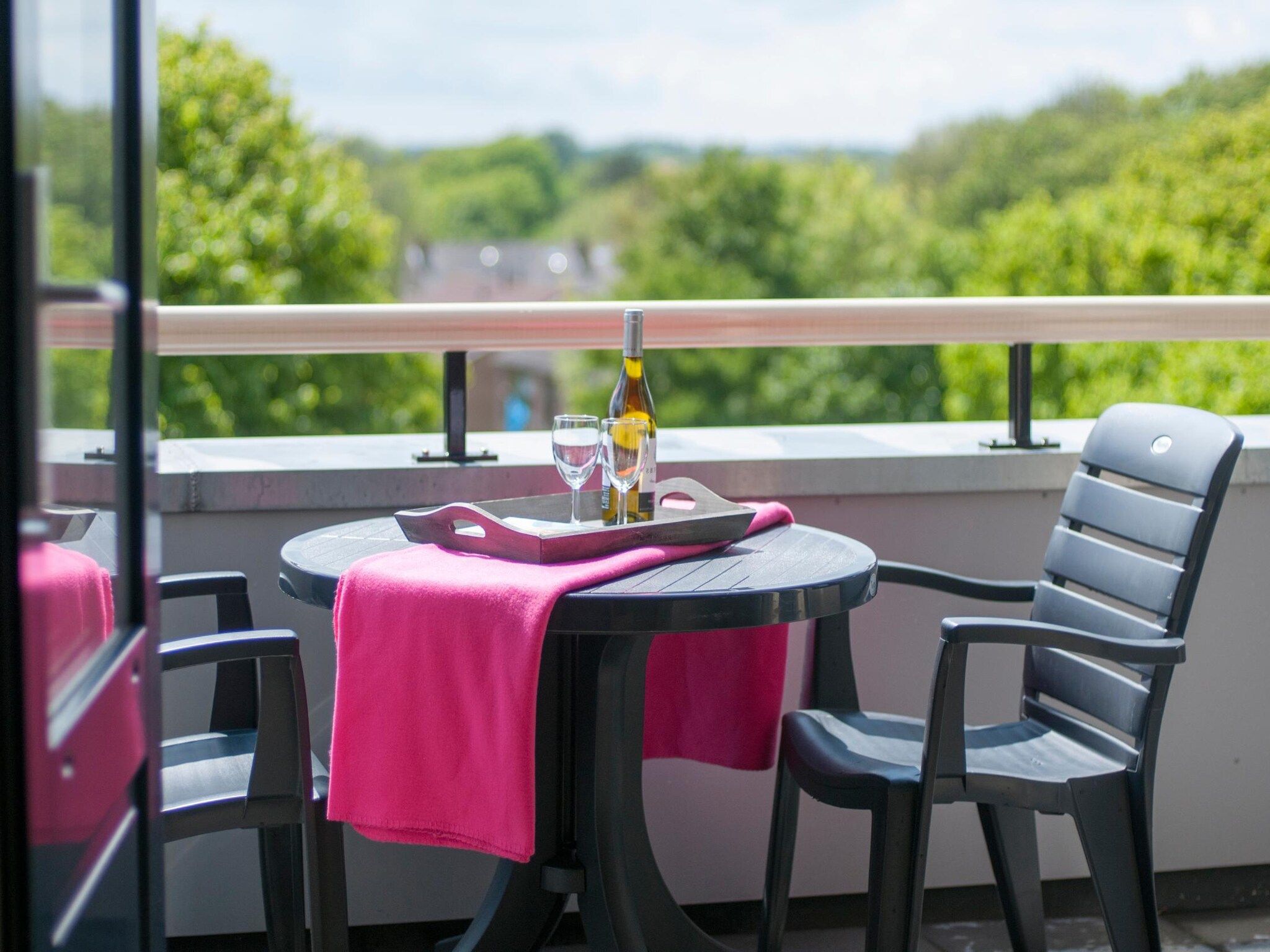 Het terras van Résidence Wijngaerde 5 in Domburg