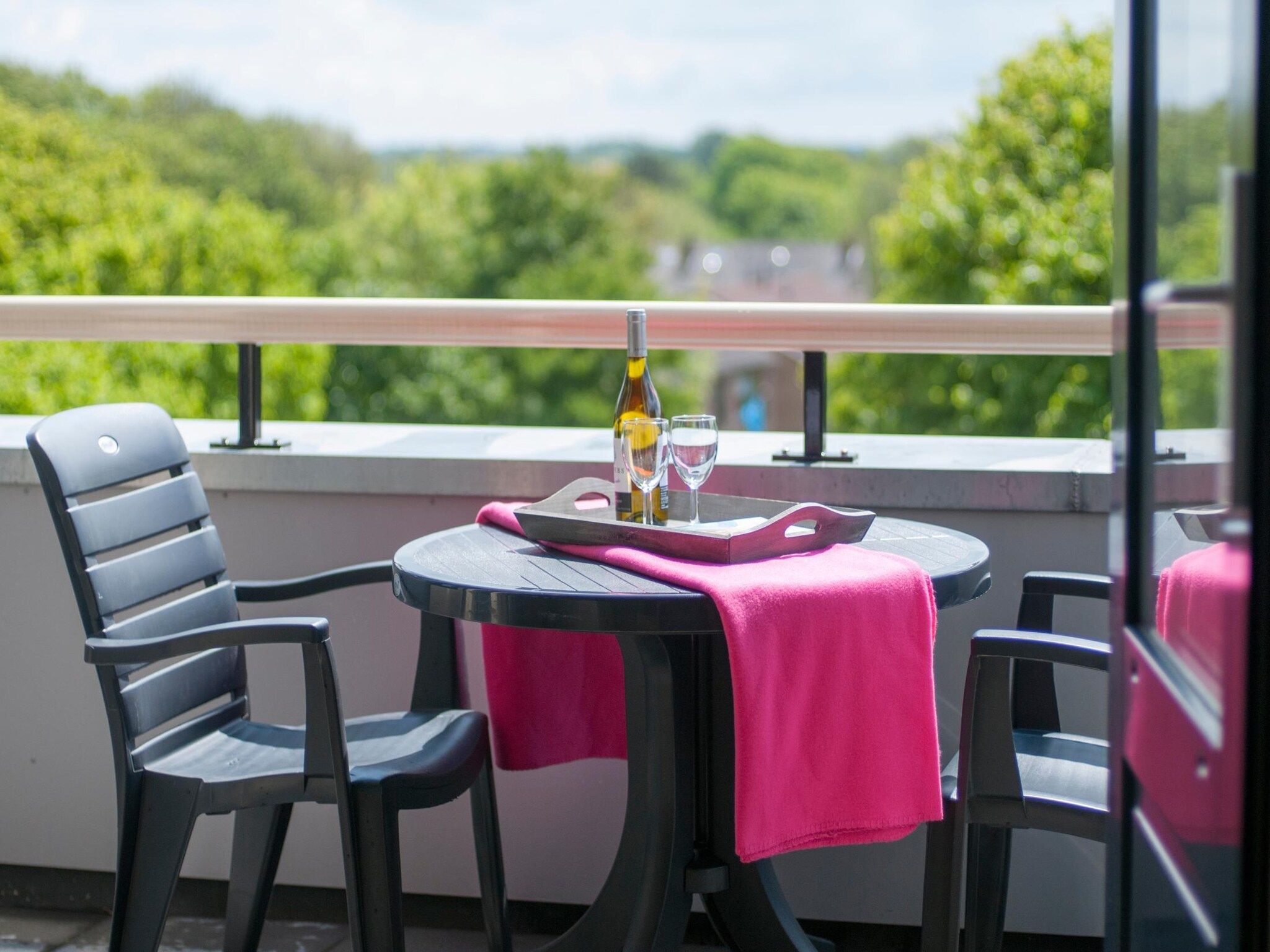 Het terras van Résidence Wijngaerde 5 in Domburg