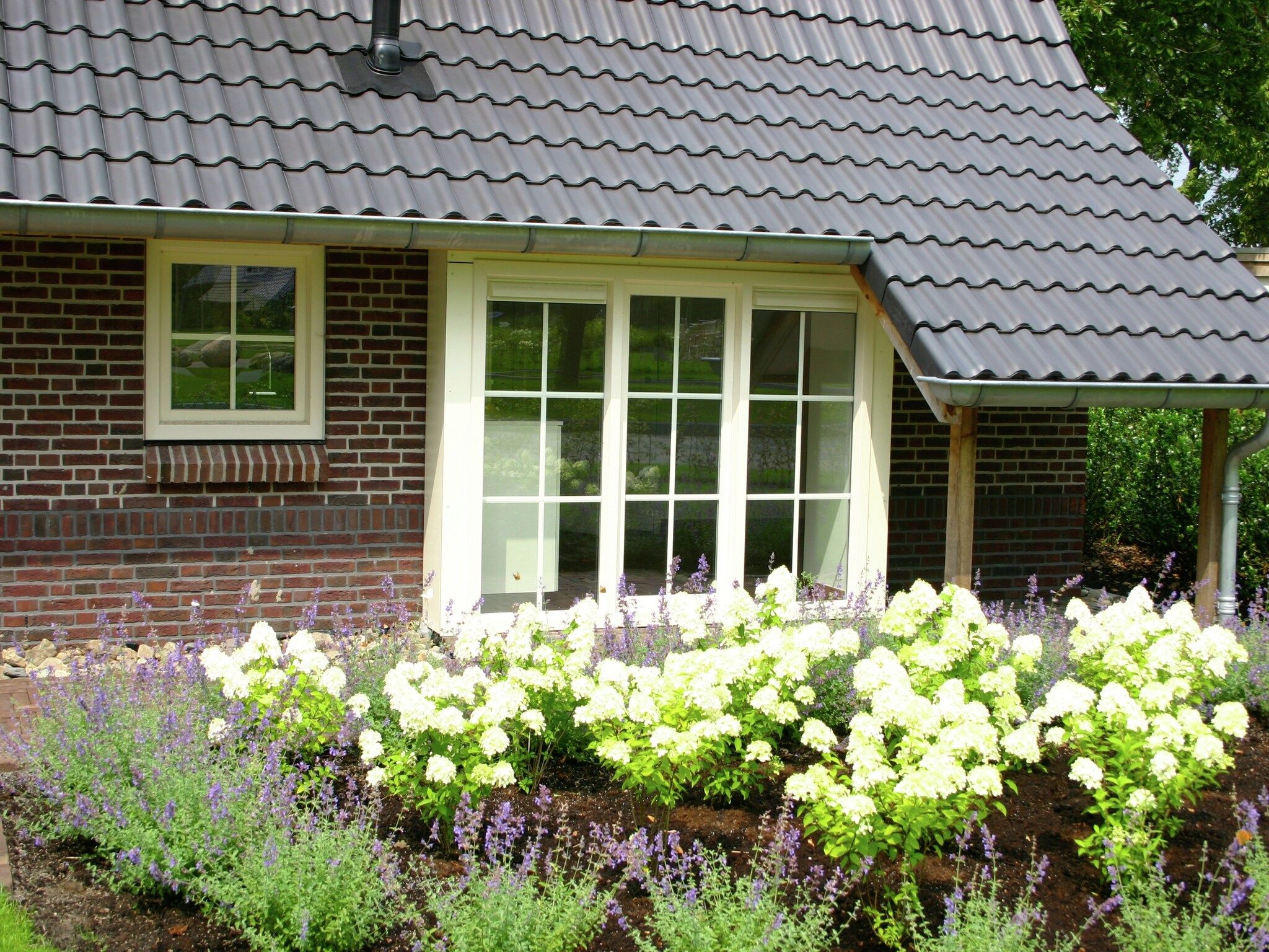 De tuin van Hof van Salland 3 in Hellendoorn