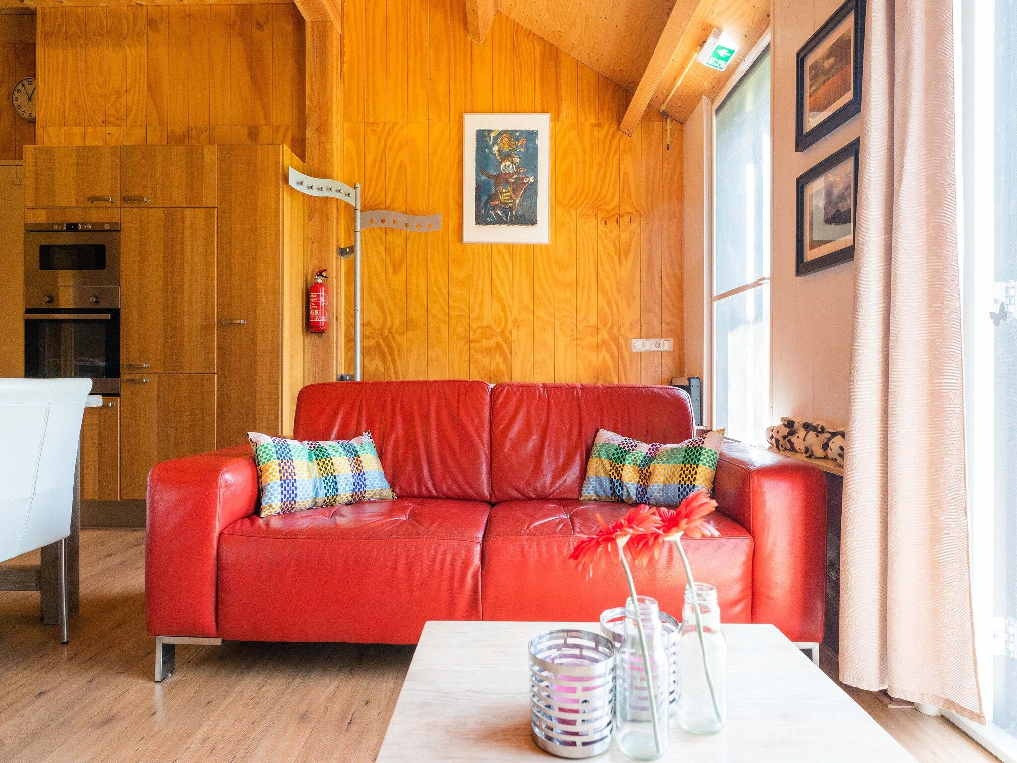 De woonkamer van Natuurhuis Dichtbij in Beilen