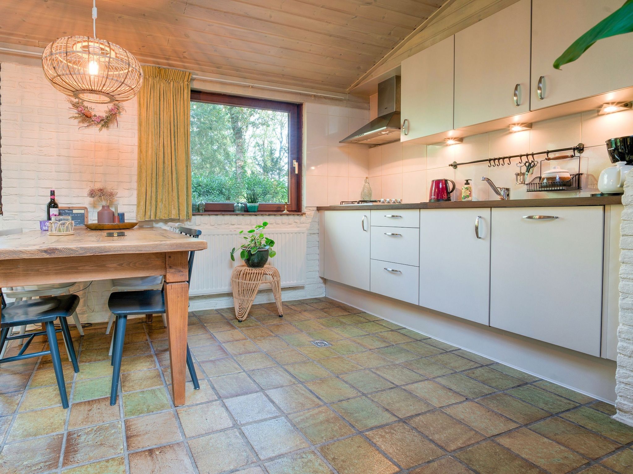 De keuken van The Forest Cottage in Zorgvlied